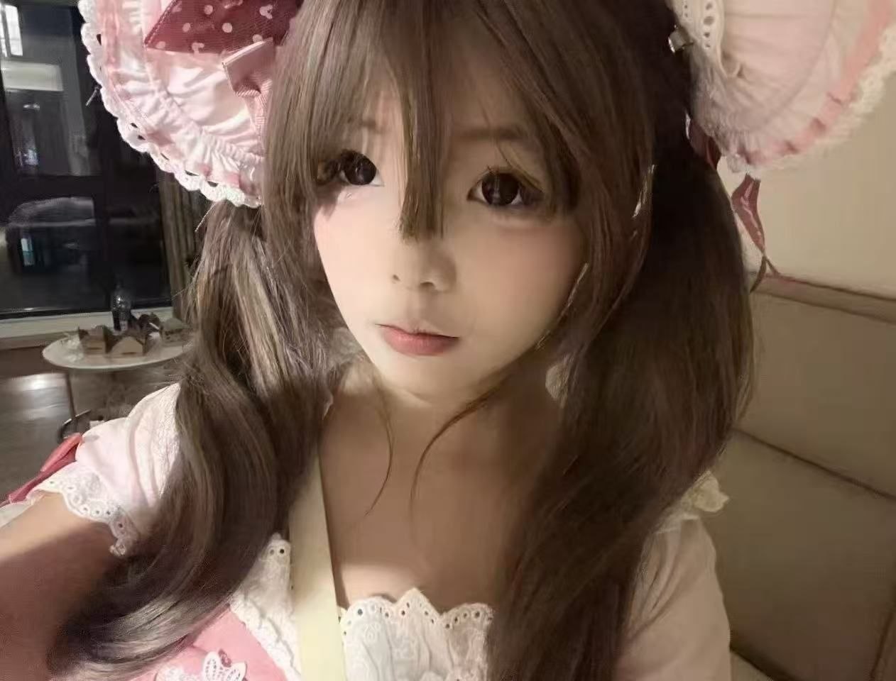 河南 郑州 18岁 160cm 95 B杯 学生 听话 好说话。事少。接受范围广 抽烟纹身:无 SM:是 无套:可 口交:可 过夜:可 同居:否 可飞:可 价格:6 特点:听话 好说话。事少。接受范围广