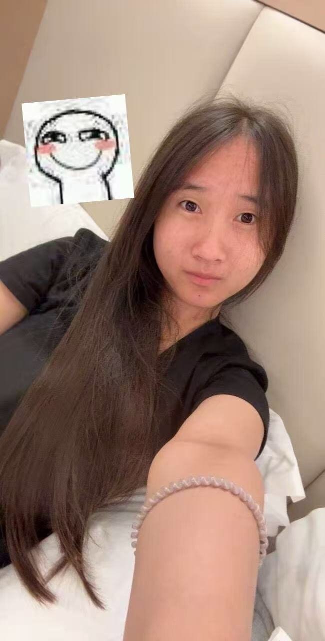 云南 昆明 18岁 156cm 93 B杯 学生 刚下海 做这个想赚的学费 抽烟纹身:无 SM:否 无套:可 口交:否 过夜:可 同居:可 可飞:否 价格:3 特点:刚下海 做这个想赚的学费