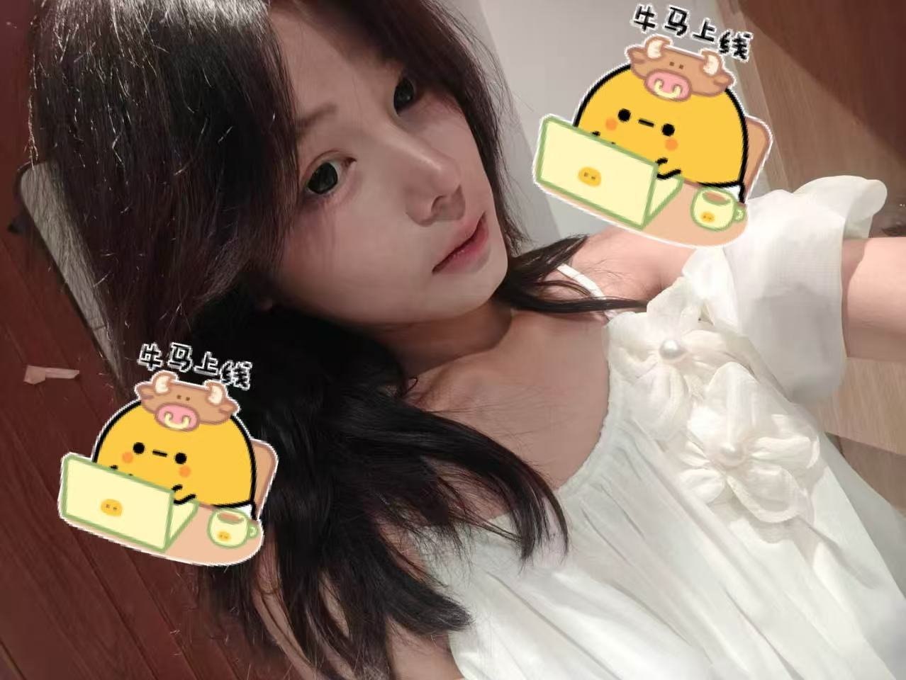 河南 郑州 20岁 163cm 82 B杯 无 口活还可以 反转 抽烟纹身:无 SM:否 无套:可 口交:可 过夜:可 同居:否 可飞:否 价格:48 特点:口活还可以 反转