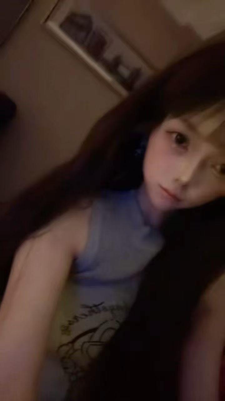 广东 深圳 20岁 165cm 90 B杯 学生 抽烟纹身:无 SM:是 无套:可 口交:可 过夜:可 可飞:可 外省 港澳 出村(一周2w) 价格:8