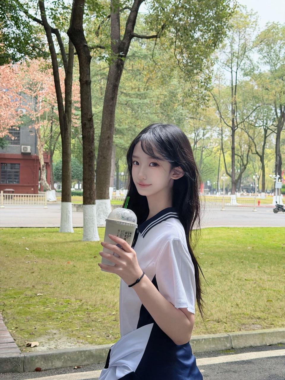 四川 成都 19岁 163cm 87 B杯 学生 性格文静温柔有趣,善于倾听,喜欢听音乐、旅行,会弹古筝,情绪价值满格 抽烟纹身:无 SM:是 无套:否 口交:可 过夜:可 可飞:可 可港澳 可出村 价格:24 特点:性格文静温柔有趣,善于倾听,喜欢听音乐、旅行,会弹古筝,情绪价值满格