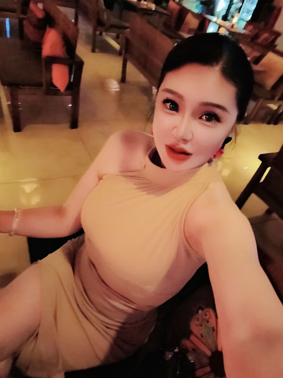 北京 北京 30岁 173cm 68 D杯 工作 欧美范胸大细腰大屁股可甜可御又有趣 抽烟纹身:有纹身 SM:否 无套:可 口交:可 过夜:可 同居:可 可飞:能 价格:6 特点:欧美范胸大细腰大屁股可甜可御又有趣