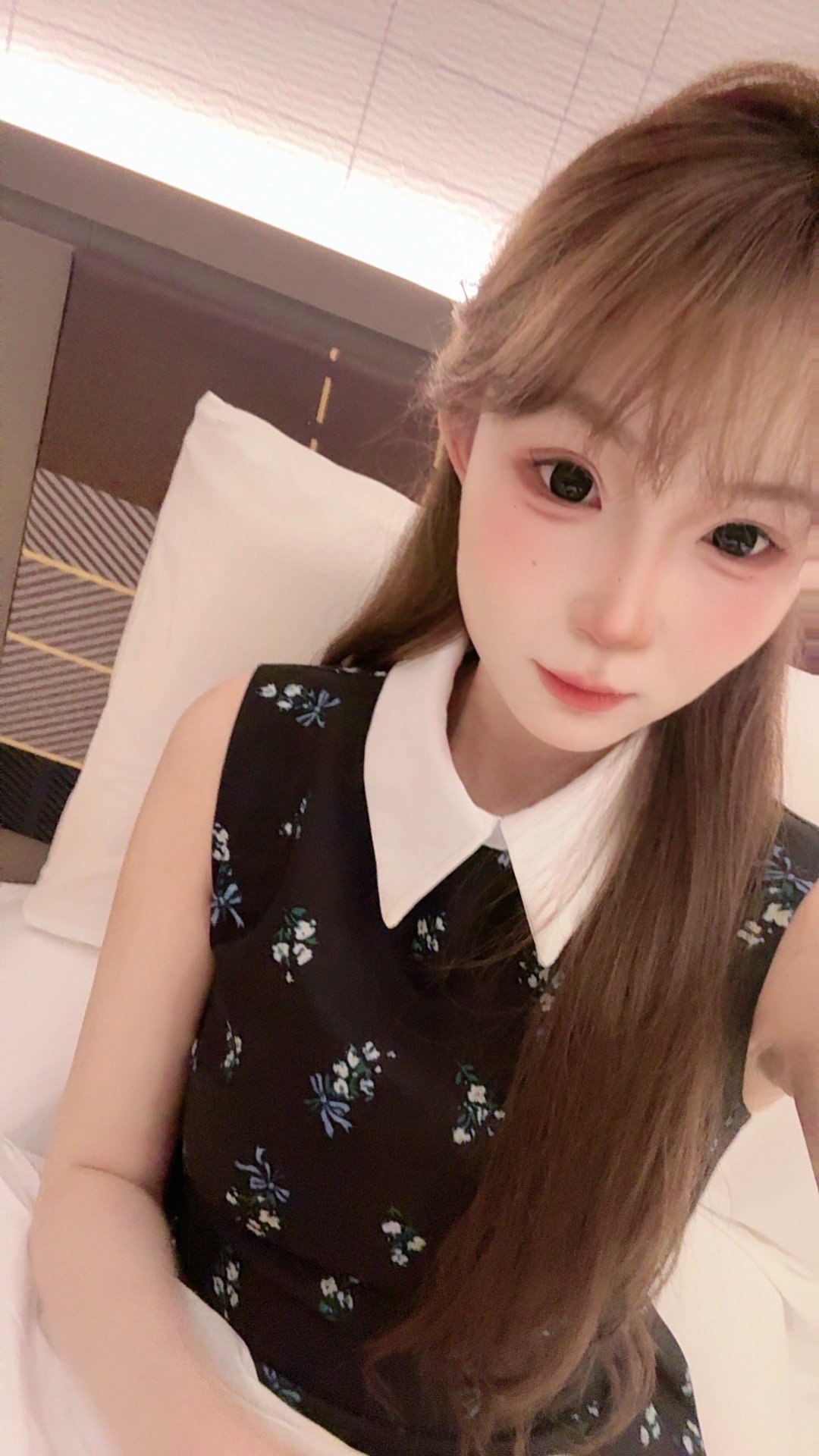 贵州 贵州 23岁 165cm 92 B杯 待业 可爱 文静 腿好看 听话 懂事 不粘人 可提供情绪价值 声音好听 可以换老板喜欢的风格 放得开 不死鱼 小反差 期待老板开发多姿势 抽烟纹身:无 SM:否 无套:否 口交:看情况 过夜:可 同居:否 可飞:可 价格:6-30 特点:可爱 文静 腿好看 听话 懂事 不粘人 可提供情绪价值 声音好听 可以换老板喜欢的风格 放得开 不死鱼 小反差 期待老板开发多姿势
