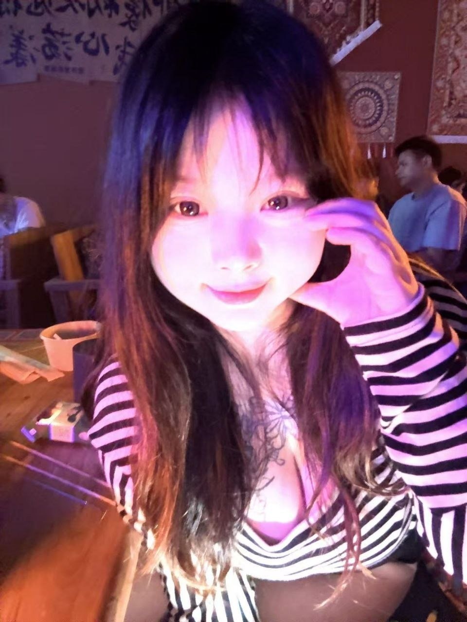 湖北 黄石 18岁 156cm 52 E杯 休学 巨乳童颜,活泼开朗,善于倾听,第一次接触,尽量做到金主满意,听话懂事,清纯可爱,床上销魂入骨满足深层渴望 抽烟纹身:不抽烟有纹身 SM:否 无套:可 口交:可 过夜:可 同居:可 可飞:可 不飞港澳 价格:2/4 特点:巨乳童颜,活泼开朗,善于倾听,第一次接触,尽量做到金主满意,听话懂事,清纯可爱,床上销魂入骨满足深层渴望