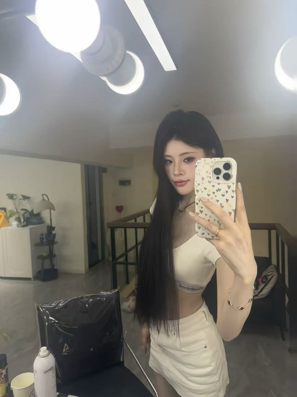 四川 泸州 21岁 166cm 41 B杯 离职 温柔,身材好,漂亮,皮肤白,能提供情绪价值 SM:否 无套:否 口交:可 过夜:可 同居:否 可飞:可 外地 价格:10 特点:温柔,身材好,漂亮,皮肤白,能提供情绪价值