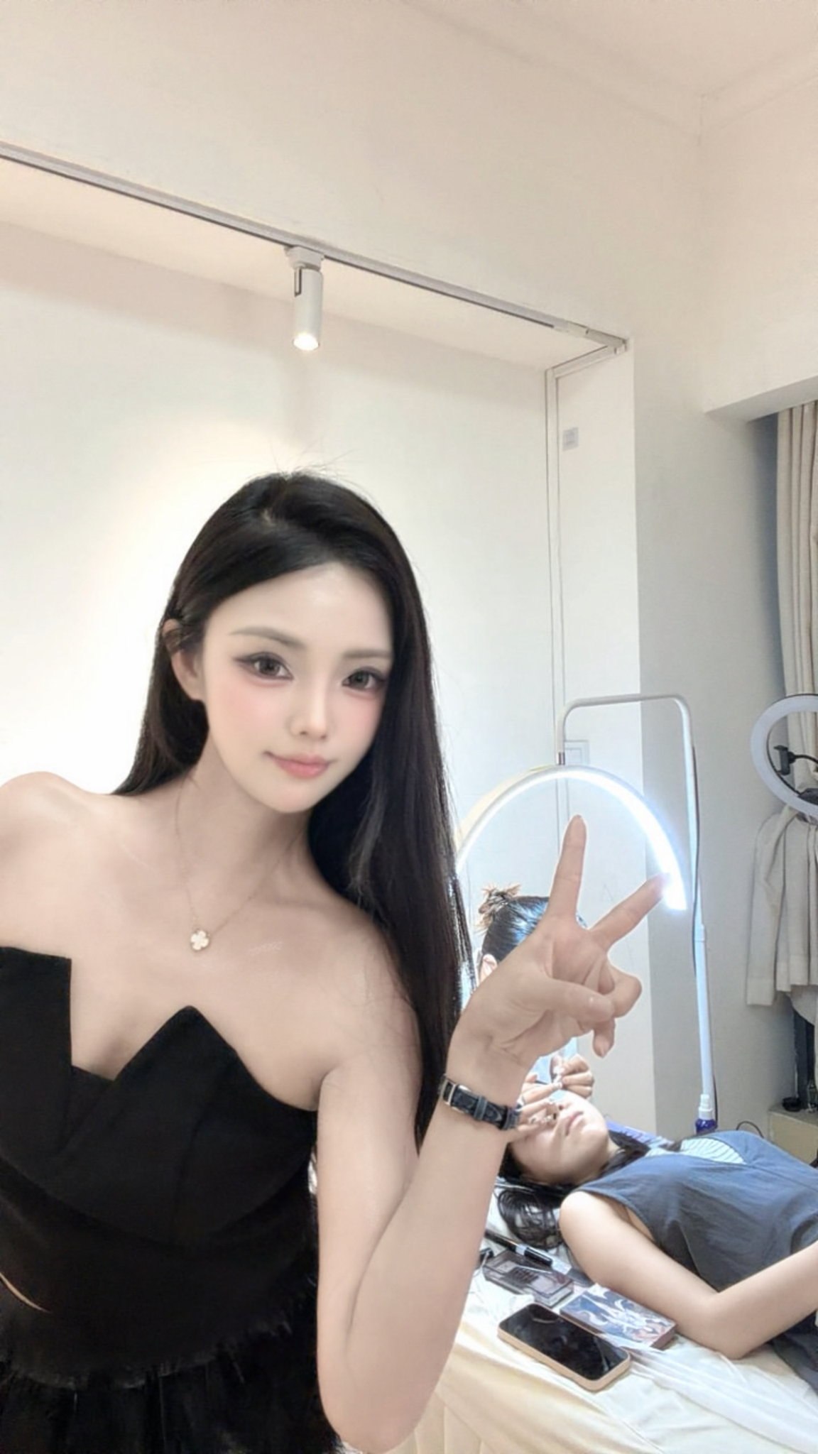 河南 郑州 28岁 169cm 106 B杯 老师 幽默优先为对方考虑 温柔 情绪价值可以拉满 你要什么都可以。听话配合,床上不死鱼 SM:是 无套:可 口交:可 过夜:可 同居:可 可飞:可 价格:20 特点:幽默优先为对方考虑 温柔 情绪价值可以拉满 你要什么都可以。听话配合,床上不死鱼