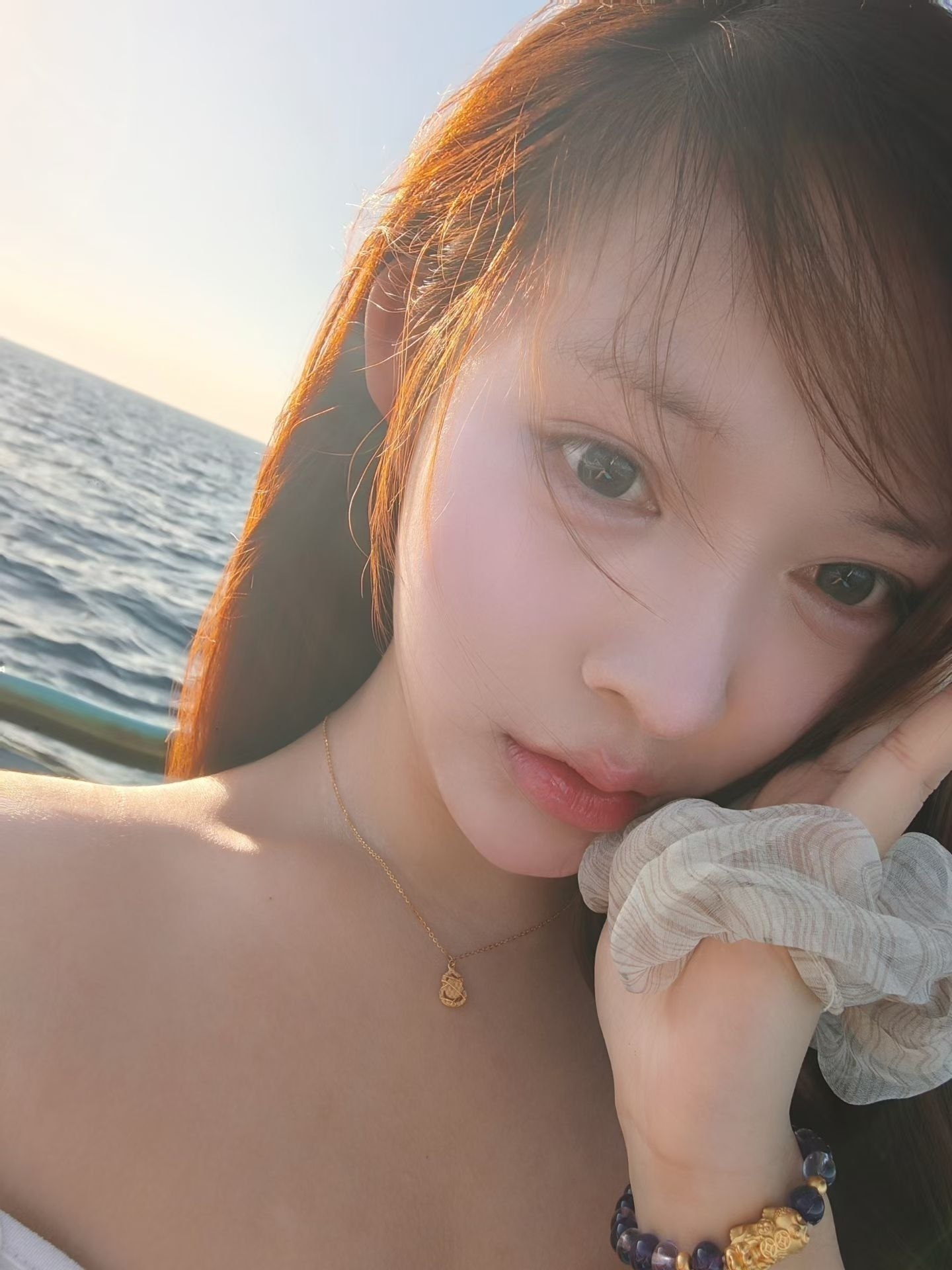 广东 东莞 21岁 168cm 115 D杯 医美 胸大屁股大腰细 反差感拉满 水多 抽烟纹身:无 SM:是 无套:可 口交:可 过夜:可 同居:可 可飞:可 外地 有港澳通行证 价格:6 特点:胸大屁股大腰细 反差感拉满 水多