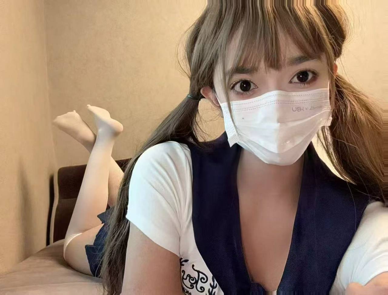 甘肃 兰州 22岁 167cm 52 D杯 学生 温柔会跳舞 漂亮 抽烟纹身:有纹身 SM:否 无套:可 口交:可 过夜:可 同居:否 可飞:否 价格:10 特点:温柔会跳舞 漂亮