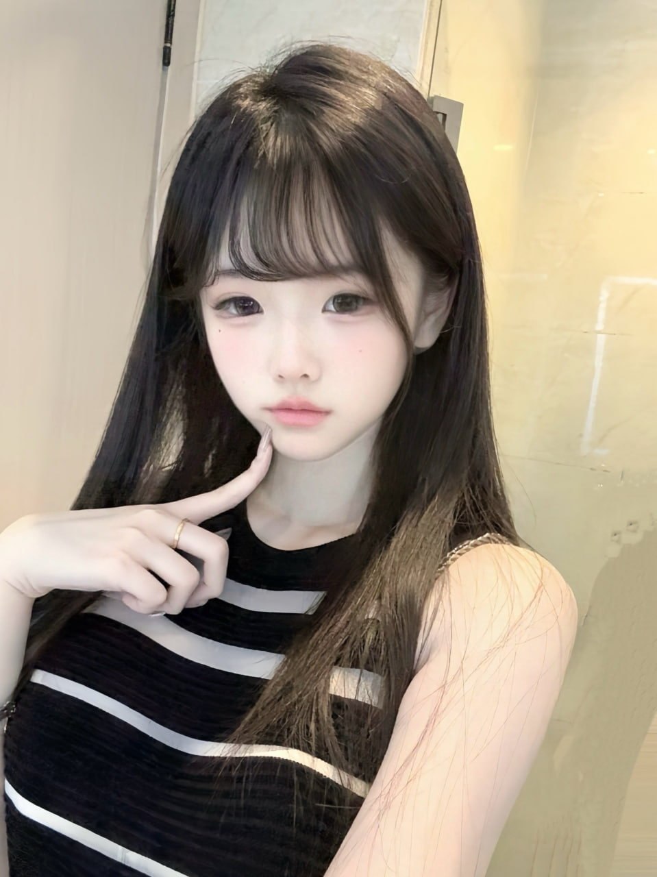 江苏 宿迁 17岁 156cm 92 C杯 学生 肤色白,小萝莉,个子不高胸大,性格好很听话 抽烟纹身:无 SM:是 无套:否 口交:可 过夜:可 同居:看天数 可飞:可 价格:9 特点:肤色白,小萝莉,个子不高胸大,性格好很听话