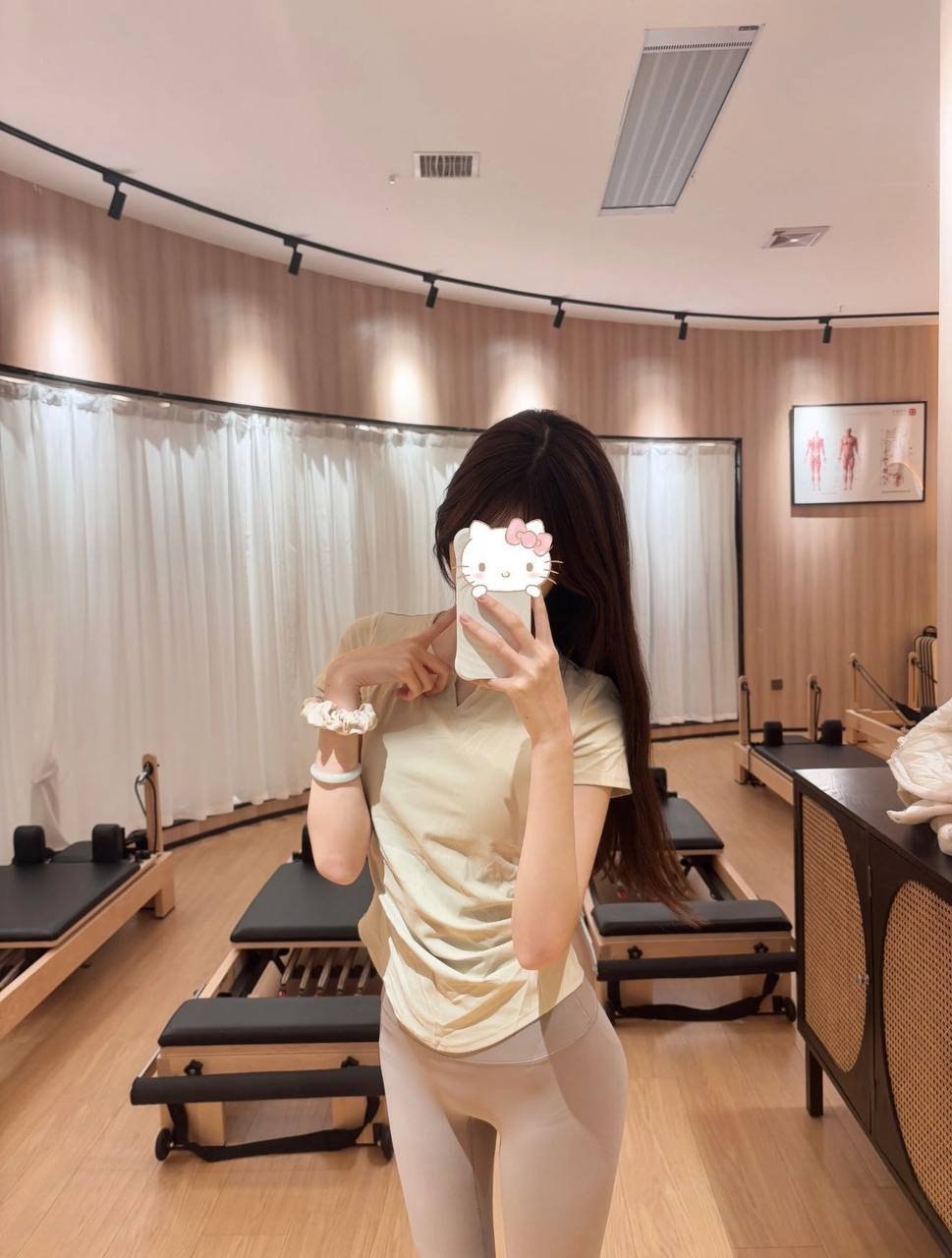 浙江 杭州 19岁 166cm 84 B杯 学生 跳舞,瑜伽,皮肤白,敏感体质,情商高,情绪价值拉满,萝莉,双飞 抽烟纹身:无 SM:是 无套:否 口交:可 过夜:可 可飞:可 外省 出国 价格:20-40 特点:跳舞,瑜伽,皮肤白,敏感体质,情商高,情绪价值拉满,萝莉,双飞