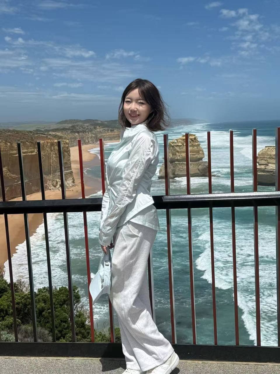 江西 南昌 21岁 164cm 90 B杯 无 性格好 随和 SM:否 无套:可 口交:可 过夜:可 同居:可 可飞:只去港澳台和国外 价格:15 特点:性格好 随和