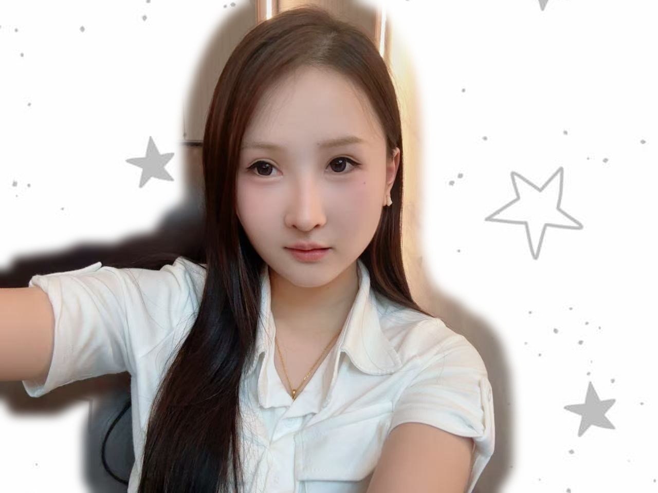 河南 郑州 18岁 160cm 91 B杯 待业 听话懂事 皮肤好 抽烟纹身:无 SM:是 无套:否 口交:可 过夜:可 同居:否 可飞:可 价格:10 特点:听话懂事 皮肤好