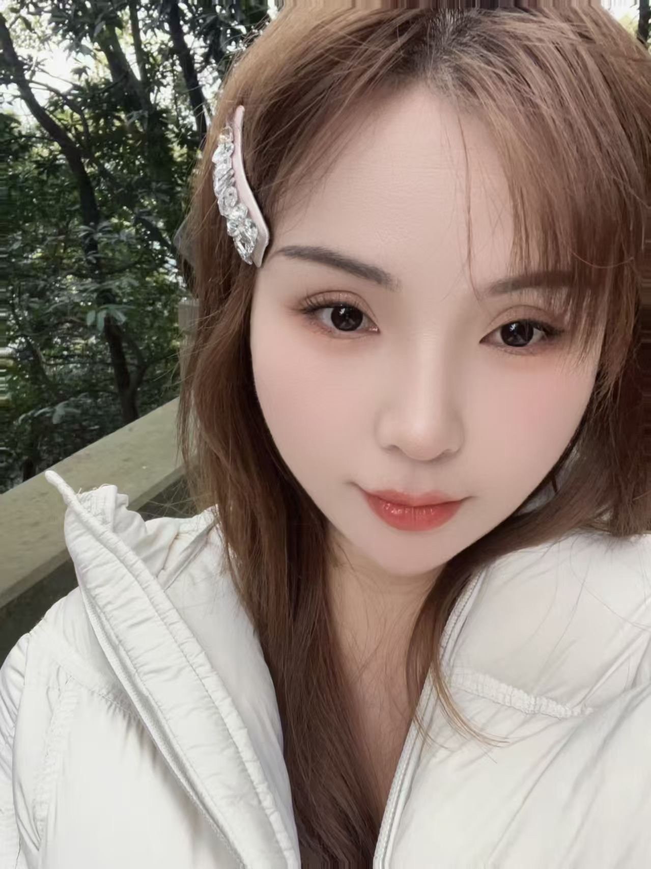 陕西 西安 27岁 160cm 110 C杯 主播 微胖女生,大胸大屁股,十点半配合度比较高 胸大 奶头敏感 粉嫩紧 水多 听话懂事 温柔细腻 提供情绪价值 反差 抽烟纹身:不抽烟有纹身 SM:是 无套:可 口交:可 过夜:可 同居:否 可飞:可 价格:10 特点:微胖女生,大胸大屁股,十点半配合度比较高 胸大 奶头敏感 粉嫩紧 水多 听话懂事 温柔细腻 提供情绪价值 反差
