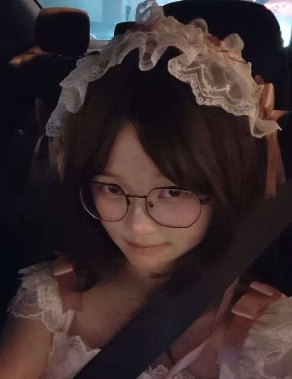 湖北 武汉 洪山 19岁 161cm 46 B杯 学生 性格好 温柔体贴 抽烟纹身:无 SM:是 无套:否 口交:否 过夜:可 同居:否 可飞:省内 价格:8 特点:性格好 温柔体贴