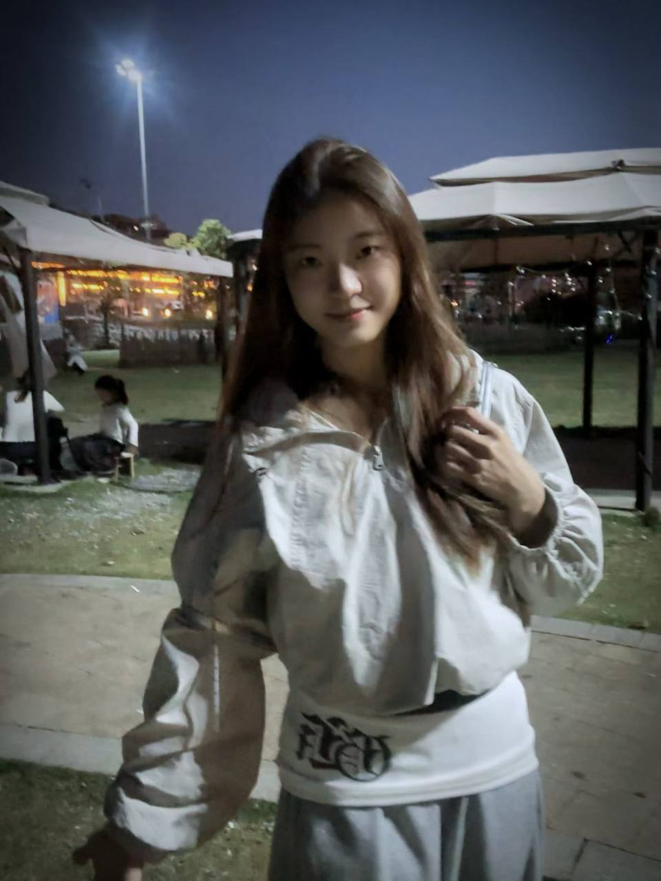 湖南 邵阳 20岁 160cm 105 B杯 文员兼职主播 听话 身材好 抽烟纹身:无 SM:是 无套:否 口交:可 过夜:可 同居:否 可飞:能 价格:9 特点:听话 身材好