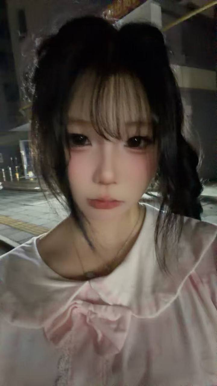 江西 南昌 18岁 155cm 83 B杯 自媒体 萝莉少女,喜欢jk水手服、胸大水多、三点粉,身材比例好,情绪价值高,会主动,床上反差,骚,喜欢被调教 抽烟纹身:有抽烟有纹身 SM:是 无套:可 口交:可 过夜:可 同居:可 可飞:可 价格:8 特点:萝莉少女,喜欢jk水手服、胸大水多、三点粉,身材比例好,情绪价值高,会主动,床上反差,骚,喜欢被调教