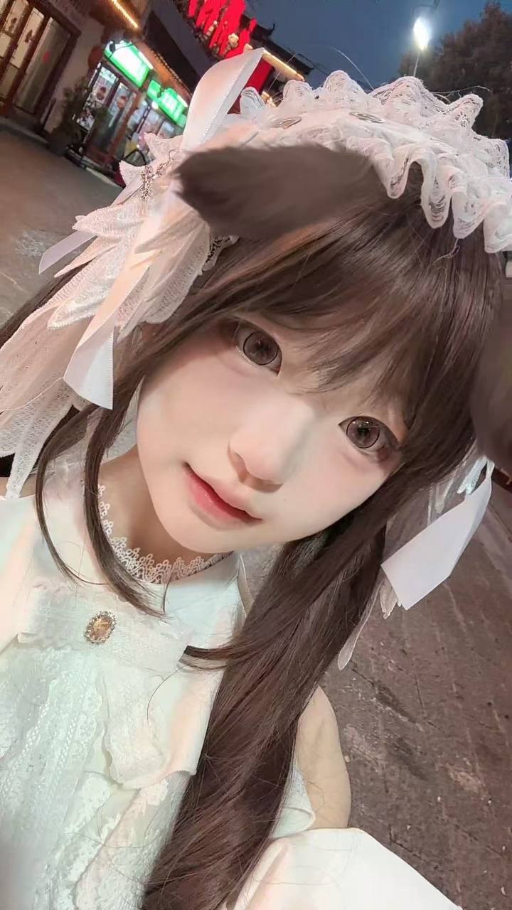 湖南 长沙 18岁 155cm 78 B杯 学生 可以接受ddlg,很听话,不过分的要求都能完成 抽烟纹身:无 SM:否 无套:可 口交:可 过夜:可 同居:否 可飞:可 价格:10 特点:可以接受ddlg,很听话,不过分的要求都能完成