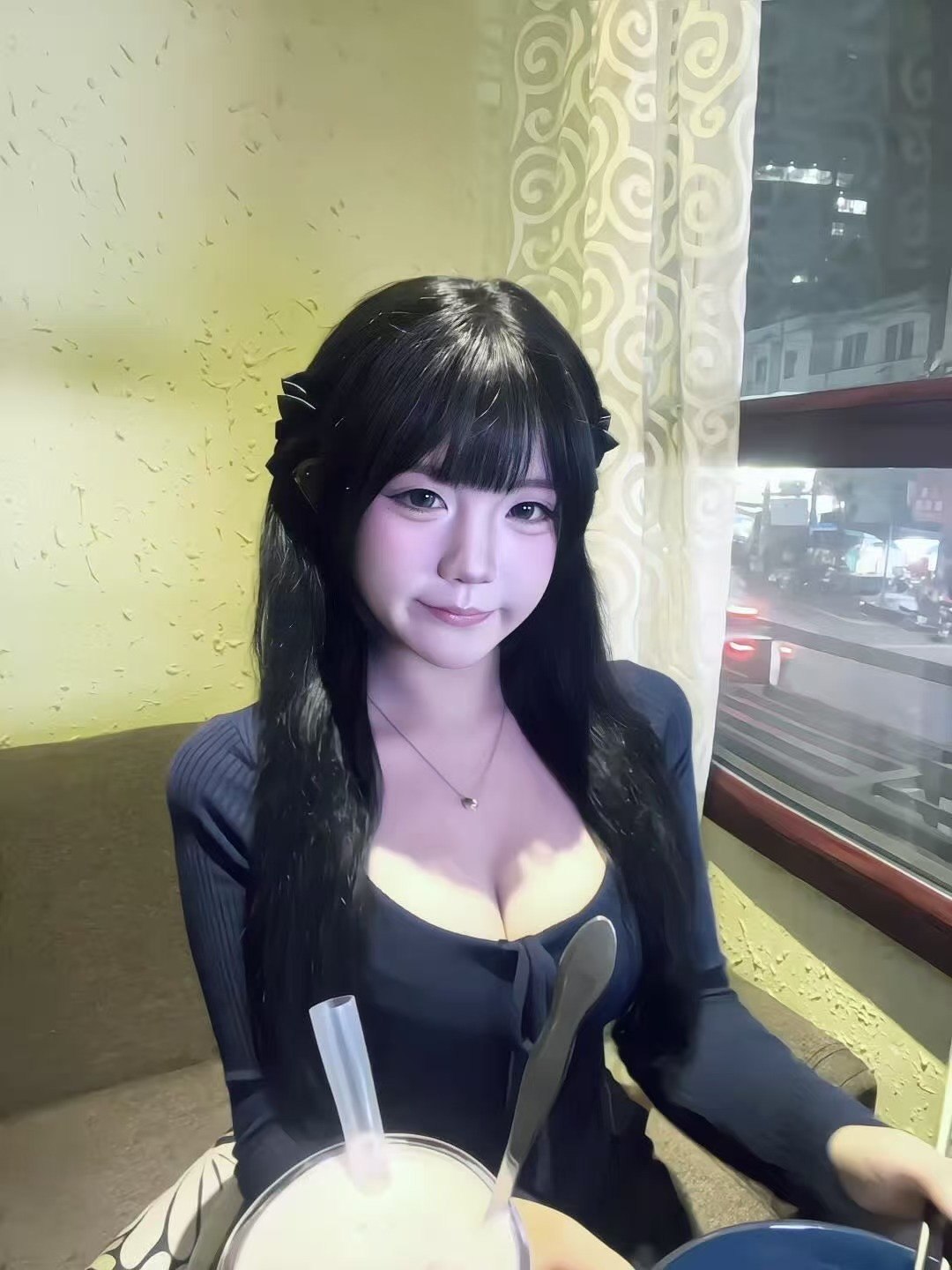 广东 广州 18岁 155cm 85 D杯 学生 胸大 性格好 乖巧懂事 抽烟纹身:无 SM:是 无套:否 口交:可 过夜:可 同居:可 可飞:可 价格:5 特点:胸大 性格好 乖巧懂事