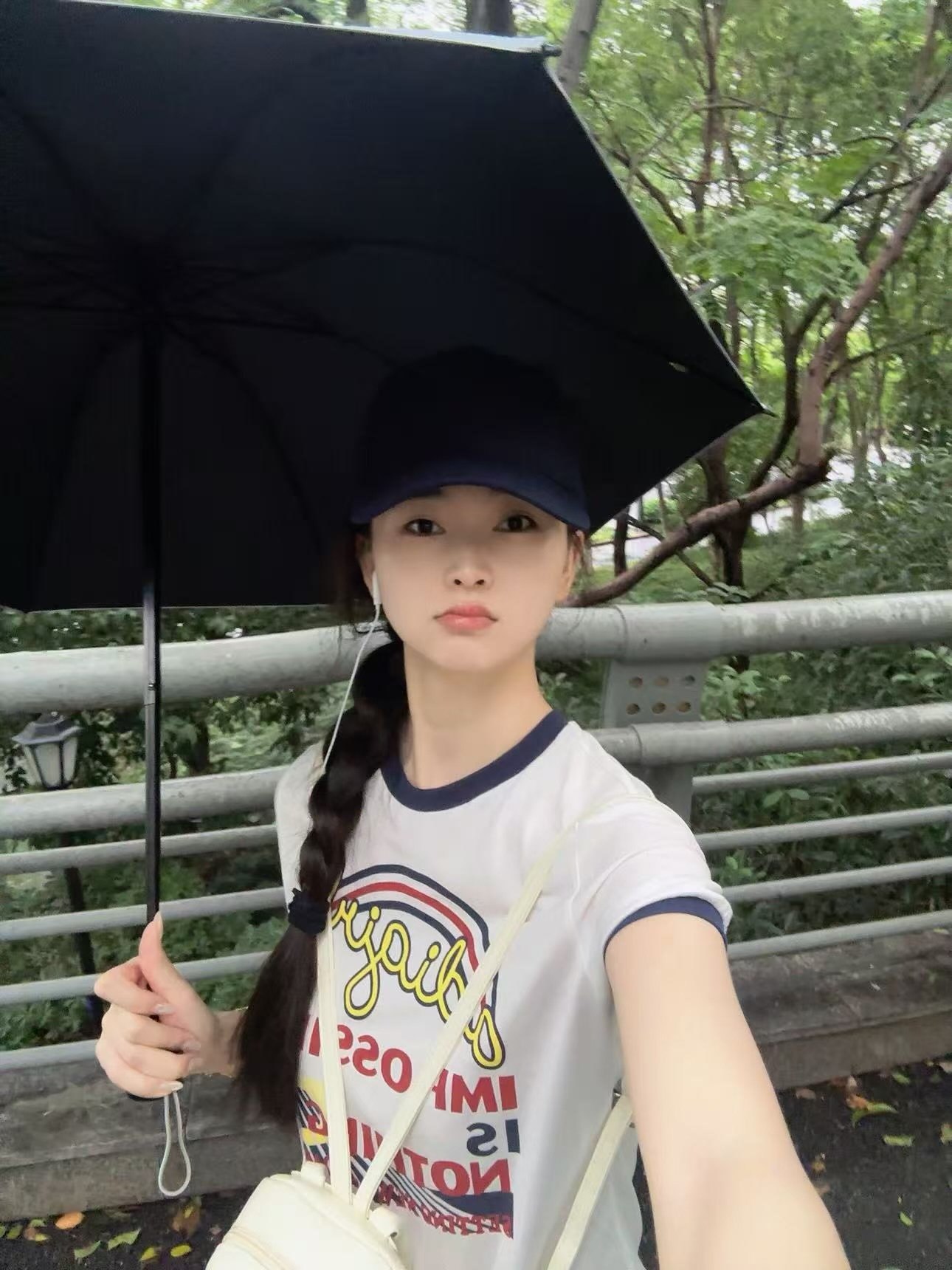 浙江 杭州 22岁 172cm 48 B杯 电商(前航司乘务员) 温柔体贴、高冷御姐、本人比照片好看,会提供情绪价值,希望找个长期的更好 抽烟纹身:无 SM:是 无套:否 口交:可 过夜:可 同居:否 可飞:可 价格:16 特点:温柔体贴、高冷御姐、本人比照片好看,会提供情绪价值,希望找个长期的更好