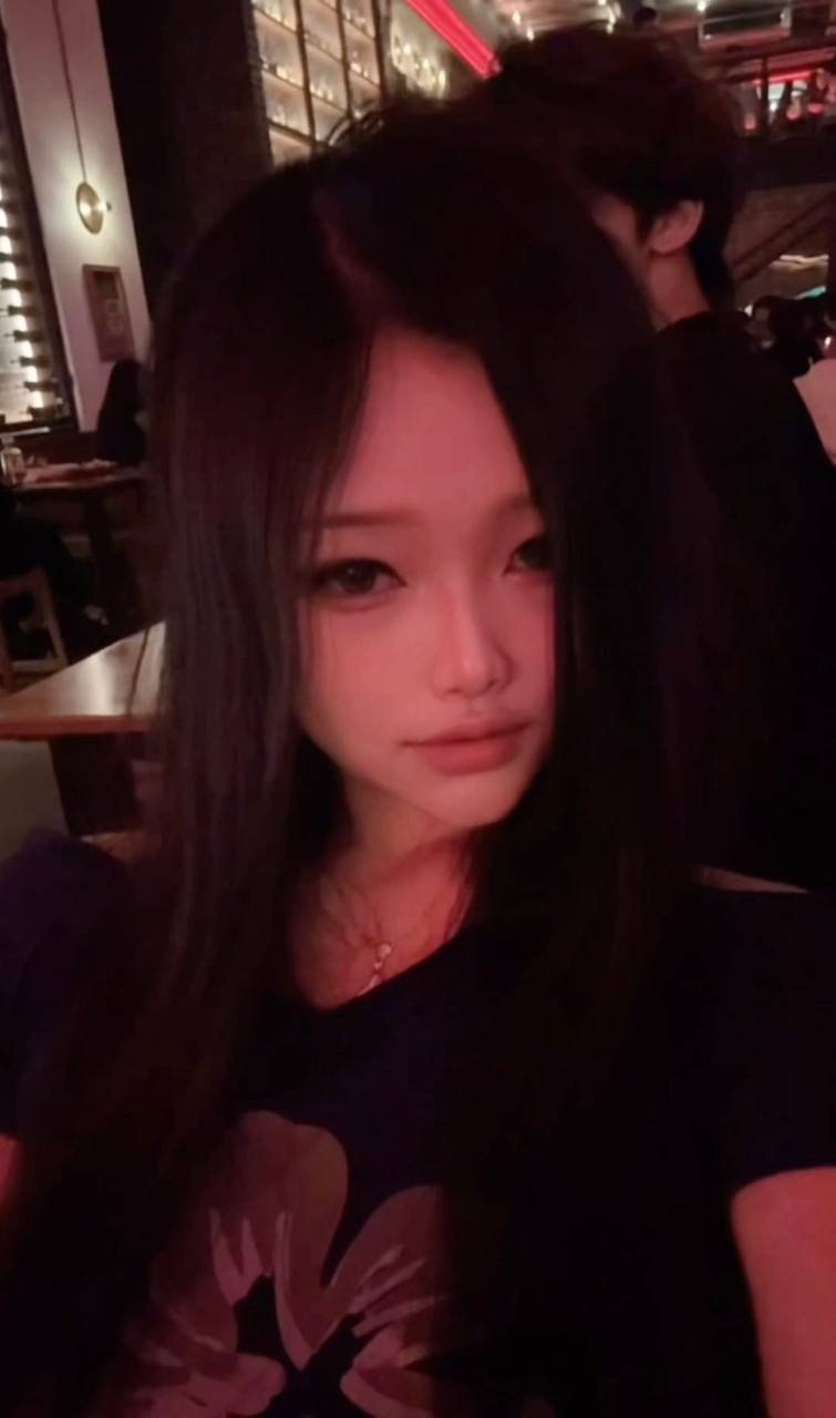 湖南 长沙 20岁 163cm 53 C杯 学生 可甜可御,配合度高,喜欢cosplay,无不良嗜好,全身无整,温柔听话,可查学信网,中度M 抽烟纹身:无 SM:微 无套:否 口交:可 过夜:可 同居:可 可飞:可 港澳台 价格:16 特点:可甜可御,配合度高,喜欢cosplay,无不良嗜好,全身无整,温柔听话,可查学信网,中度M