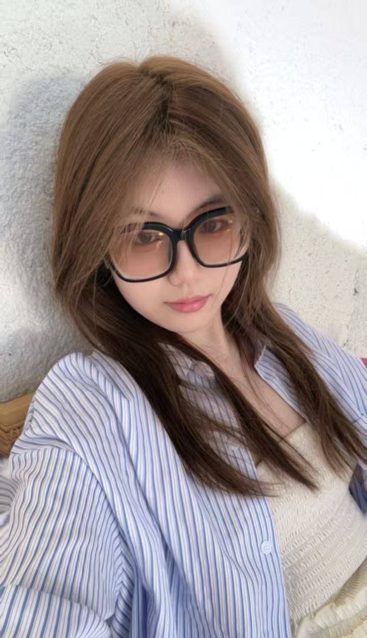 江苏 南京 20岁 169cm 115 B杯 学生 清纯女大学生,身材高挑,眼镜妹一枚,邻家女孩感,自带书生气,口得还不错,配合度高,接受能力强,有点小幽默 上小反差,配合,不会拍照,不太上镜,很有情绪价值 抽烟纹身:无 SM:否 无套:可 口交:可 过夜:可 同居:否 可飞:可 特点:清纯女大学生,身材高挑,眼镜妹一枚,邻家女孩感,自带书生气,口得还不错,配合度高,接受能力强,有点小幽默 上小反差,配合,不会拍照,不太上镜,很有情绪价值