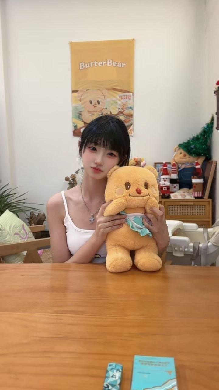 浙江 金华 18岁 166cm 93 B杯 工作 听话懂事颜值高,清纯可爱腰细腿长,年轻 下边粉嫩,私生活干净 小m,性接触很少,b很紧,容易出水,高性价比 抽烟纹身:无 SM:是 无套:可 口交:可 过夜:可 同居:可 可飞:可以 价格:5 特点:听话懂事颜值高,清纯可爱腰细腿长,年轻 下边粉嫩,私生活干净 小m,性接触很少,b很紧,容易出水,高性价比