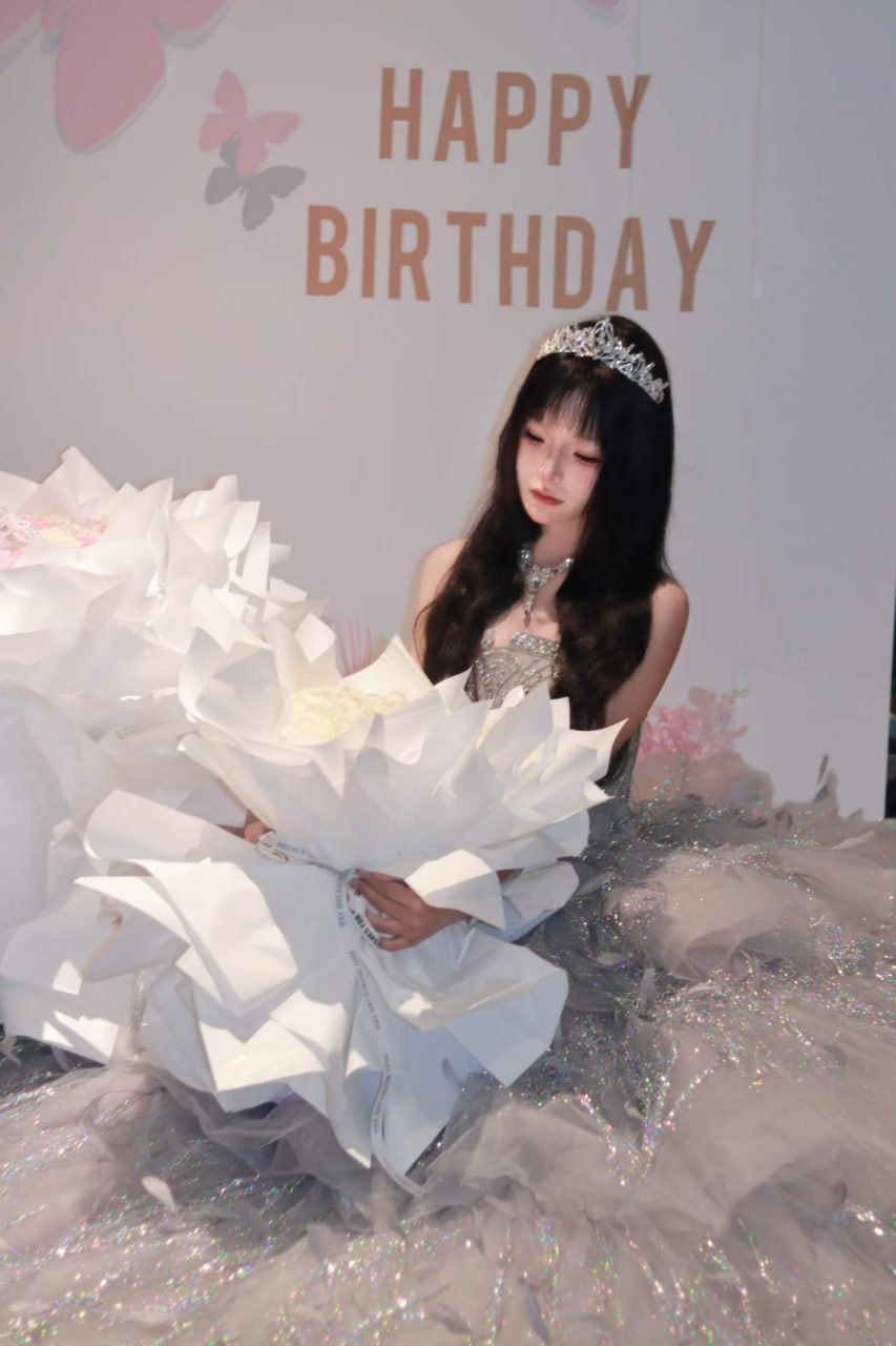 河南 郑州 18岁 168cm 90 B杯 主播 性格好 抽烟纹身:无 SM:是 无套:可 口交:否 过夜:可 同居:否 可飞:可以 价格:15 特点:性格好