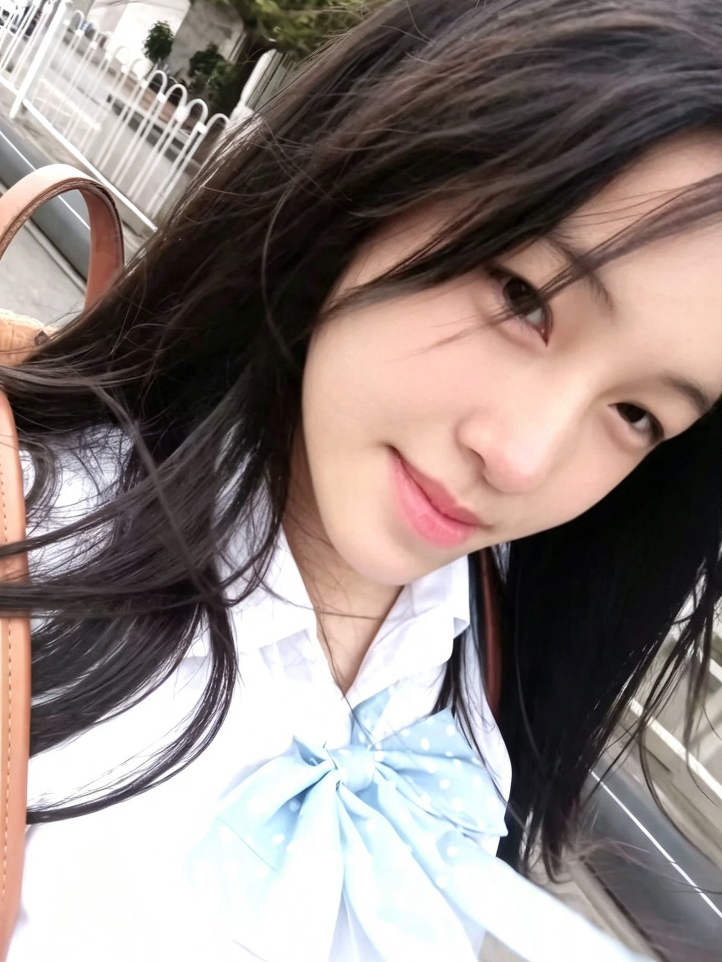 广东 广州 19岁 167cm 83 C杯 无 处女 抽烟纹身:无 SM:是 无套:可 口交:否 过夜:可 同居:可 可飞:可 价格:2 特点:处女