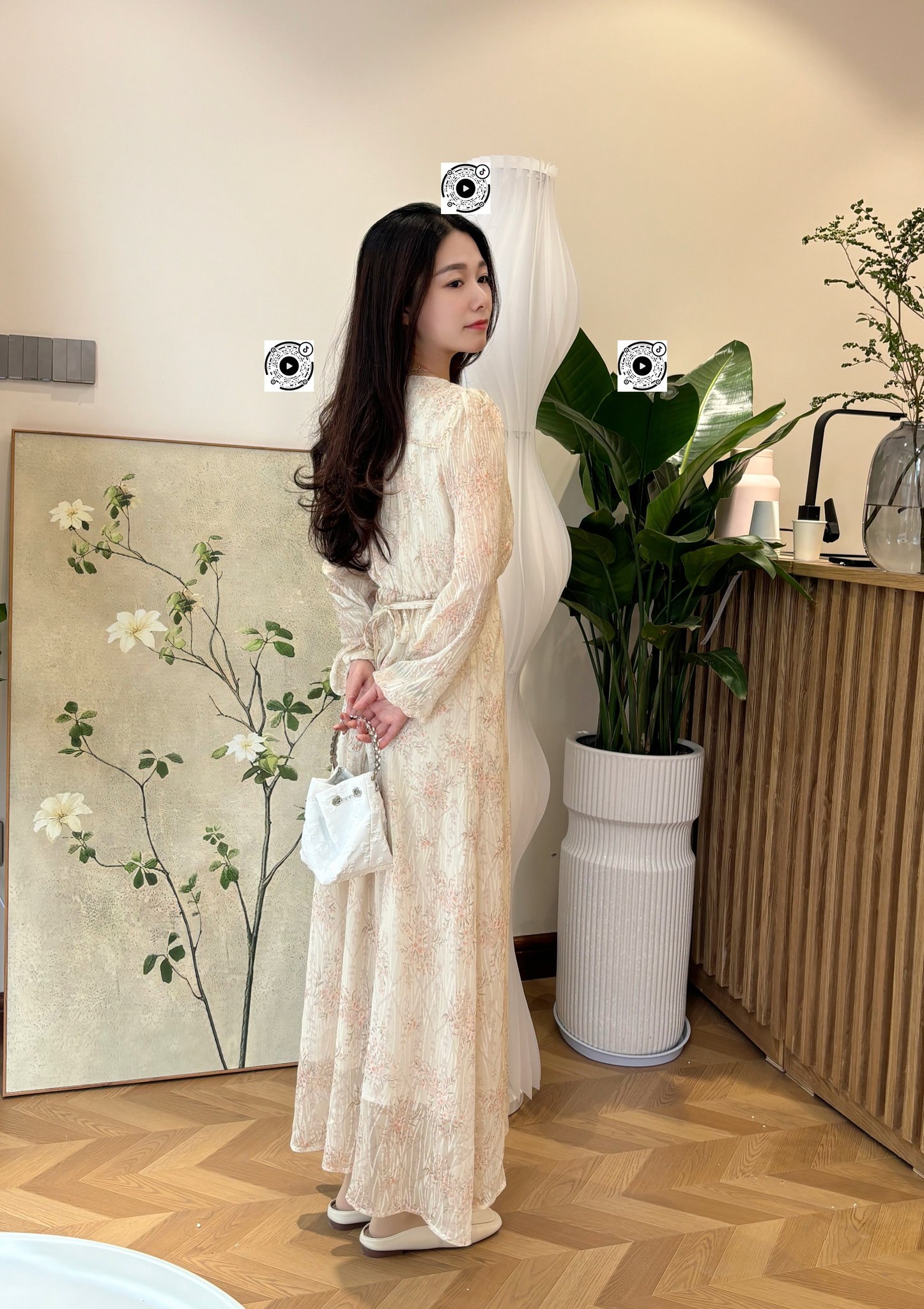 江苏 扬州 34岁 155cm 48 B杯 自由 温柔性格好,懂事,会来事,喜欢旅游 抽烟纹身:无 SM:否 无套:可 口交:可 过夜:可 同居:否 可飞:可以(不要当地的) 价格:7.5 特点:温柔性格好,懂事,会来事,喜欢旅游