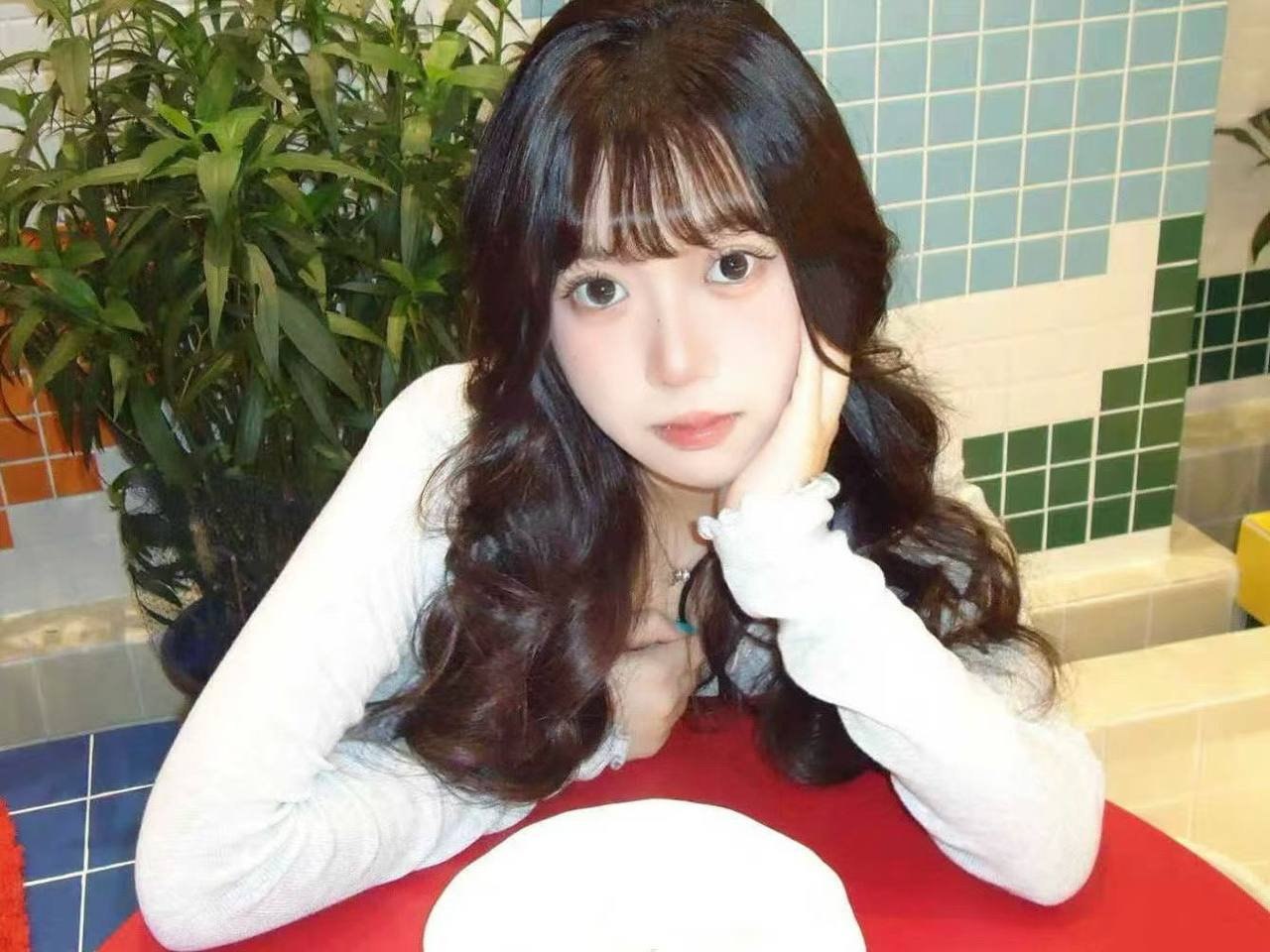福建 宁德 21岁 160cm 90 B杯 刚毕业 性格好,事儿少,初次接触,圈子干净,会唱歌,能提供情绪价值 抽烟纹身:不抽烟有小纹身 SM:是 无套:否 口交:可 过夜:可 同居:可 可飞:可 价格:8 特点:性格好,事儿少,初次接触,圈子干净,会唱歌,能提供情绪价值