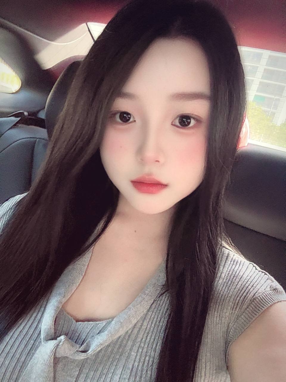 浙江 杭州 21岁 163cm 110 D杯 无 胸大 抽烟纹身:不抽烟有纹身 SM:是 无套:可 口交:可 过夜:可 同居:可 可飞:能 价格:10 特点:胸大