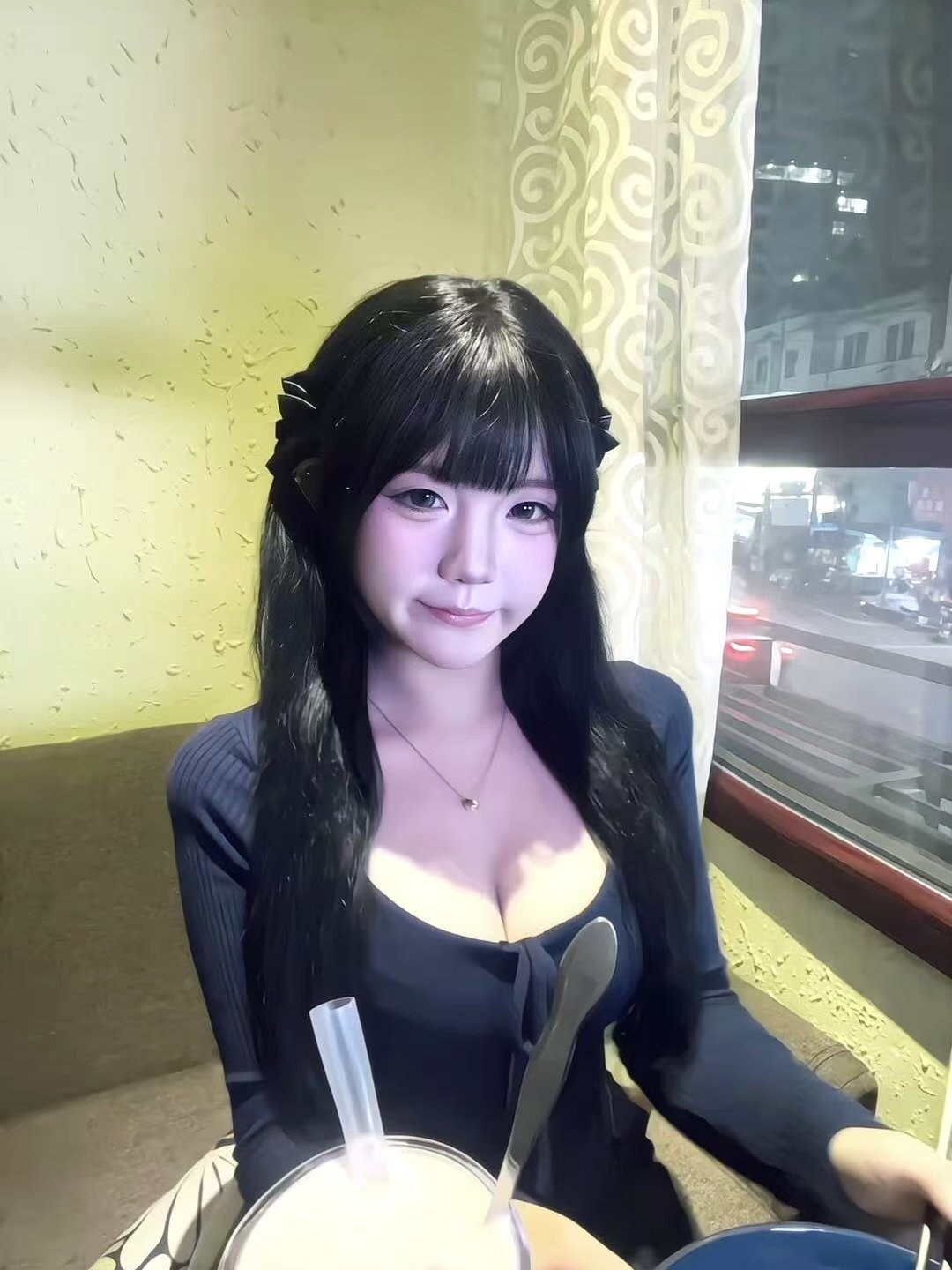 广东 广州 18岁 155cm 85 D杯 学生 胸大 性格好 乖巧懂事 抽烟纹身:无 SM:是 无套:否 口交:可 过夜:可 同居:可 可飞:可 其他城市 价格:5 特点:胸大 性格好 乖巧懂事