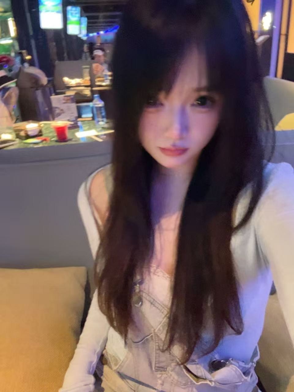 广东 深圳 25岁 163cm 100 B杯 文员 乖巧 可爱 听话懂事 性格温柔 性格开朗 配合度高 抽烟纹身:有纹身 SM:否 无套:否 口交:可 过夜:可 同居:否 可飞:否(同省可以) 价格:7 特点:乖巧 可爱 听话懂事 性格温柔 性格开朗 配合度高