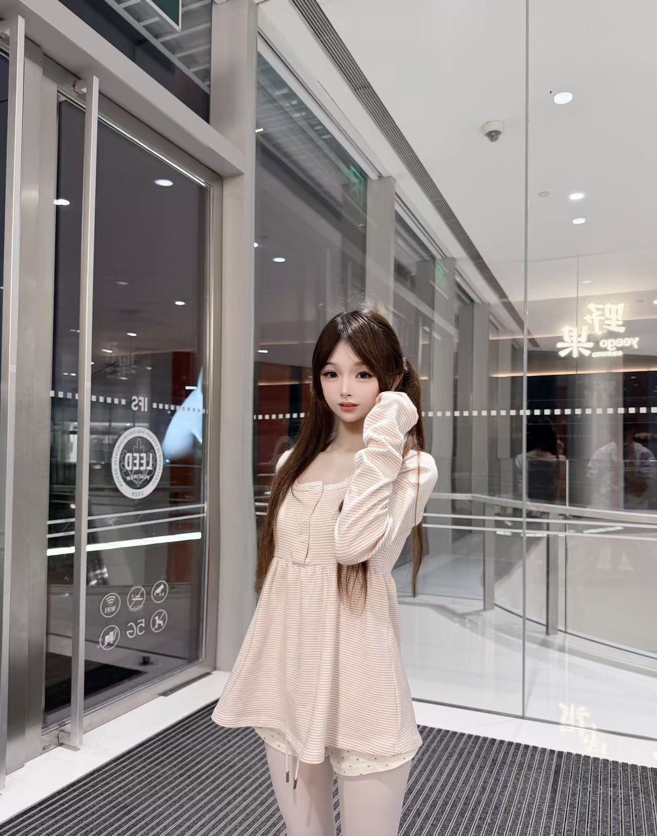 湖北 武汉 22岁 150cm 31 B杯 学生 听话 萝莉 服从 抽烟纹身:无 SM:是 无套:否 口交:可 过夜:可 同居:否 可飞:可 价格:7 特点:听话 萝莉 服从