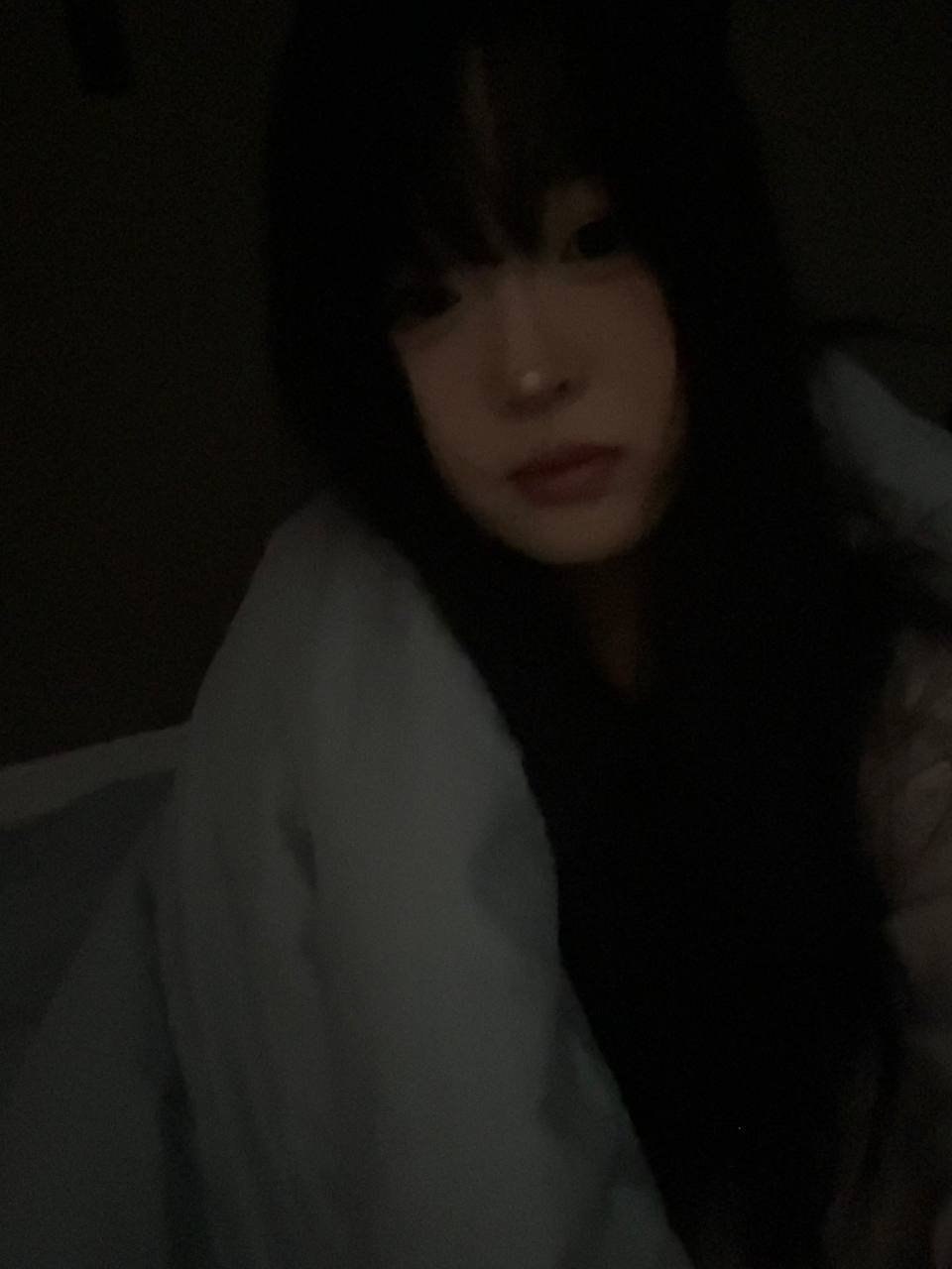 广东 深圳 18岁 165cm 122 B杯 否 会口 抽烟纹身:无 SM:否 无套:可 口交:可 过夜:可 可飞:可 价格:30 特点:会口