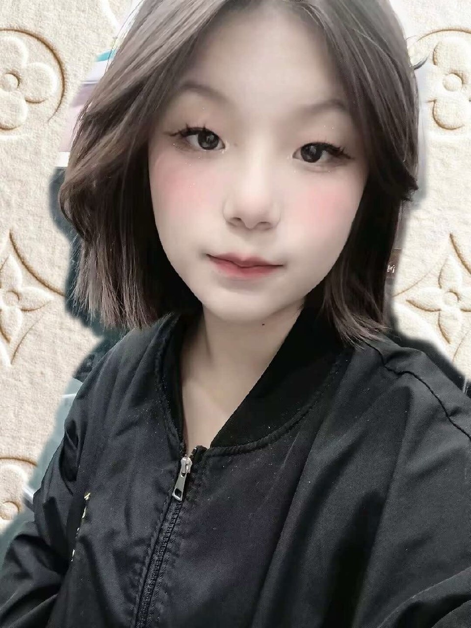 河南 郑州 19岁 161cm 89 A杯 自由 会跳舞,会劈叉 抽烟纹身:无 SM:是 无套:否 口交:可 过夜:可 同居:可 可飞:否 价格:4 特点:会跳舞,会劈叉