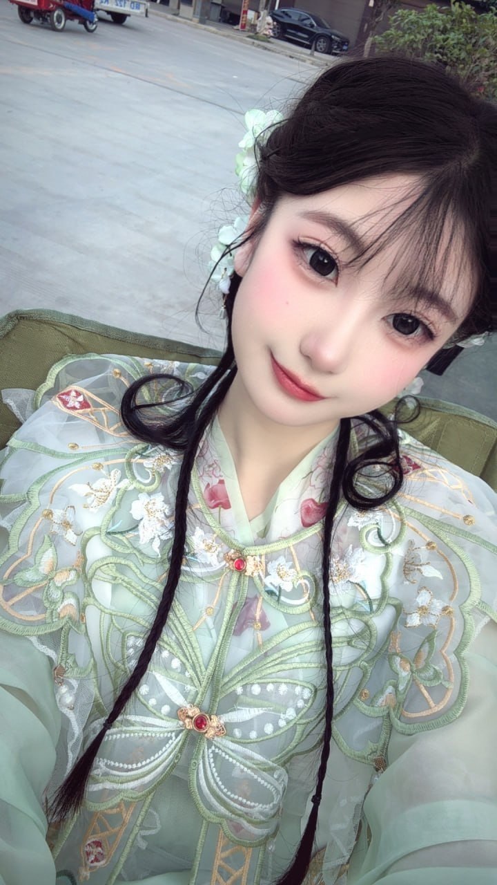 陕西 商洛 22岁 167cm 90 A杯 学生 活泼 抽烟纹身:无 SM:是 无套:否 口交:可 过夜:可 同居:可 可飞:可 价格:10 特点:活泼