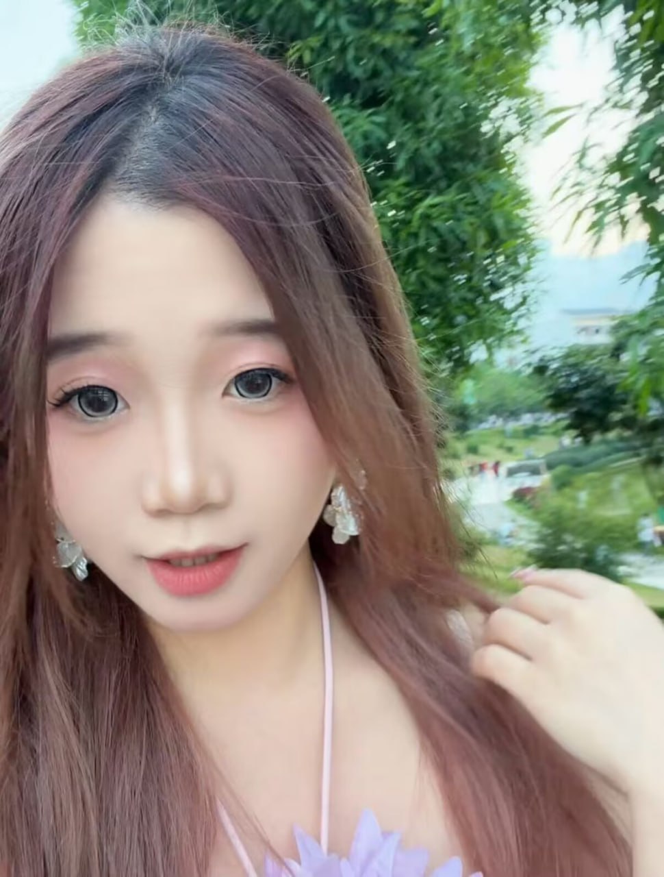 广西 南宁 20岁 155cm 88 B杯 学生 会唱歌跳舞 SM:否 无套:可 口交:可 过夜:可 可飞:可 异地 港澳伴游 价格:8 特点:会唱歌跳舞