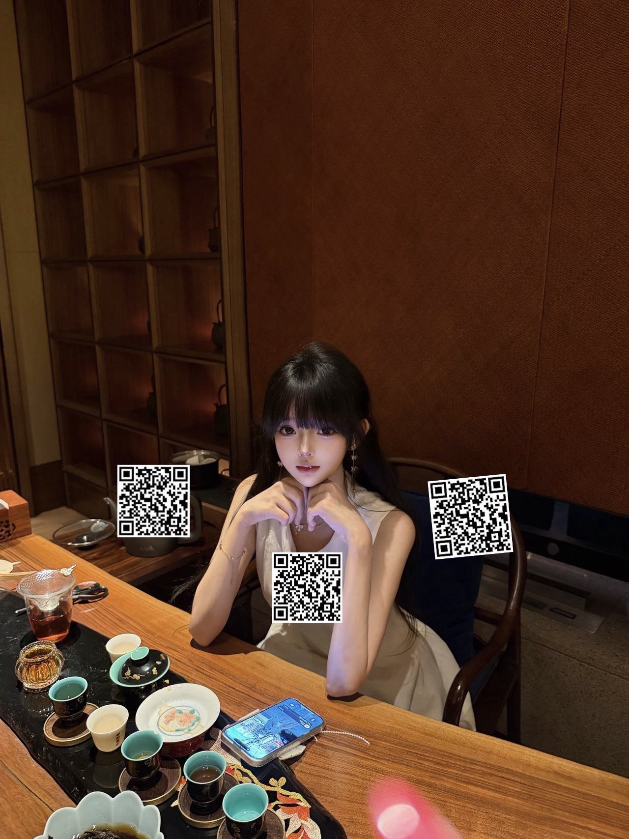 福建 福州 18岁 155cm 86 B杯 学生 会足交,有舌钉,体型幼瘦 抽烟纹身:无 SM:可 无套:可 口交:可 过夜:可 同居:可 可飞:能,可去港澳 价格:60 特点:会足交,有舌钉,体型幼瘦