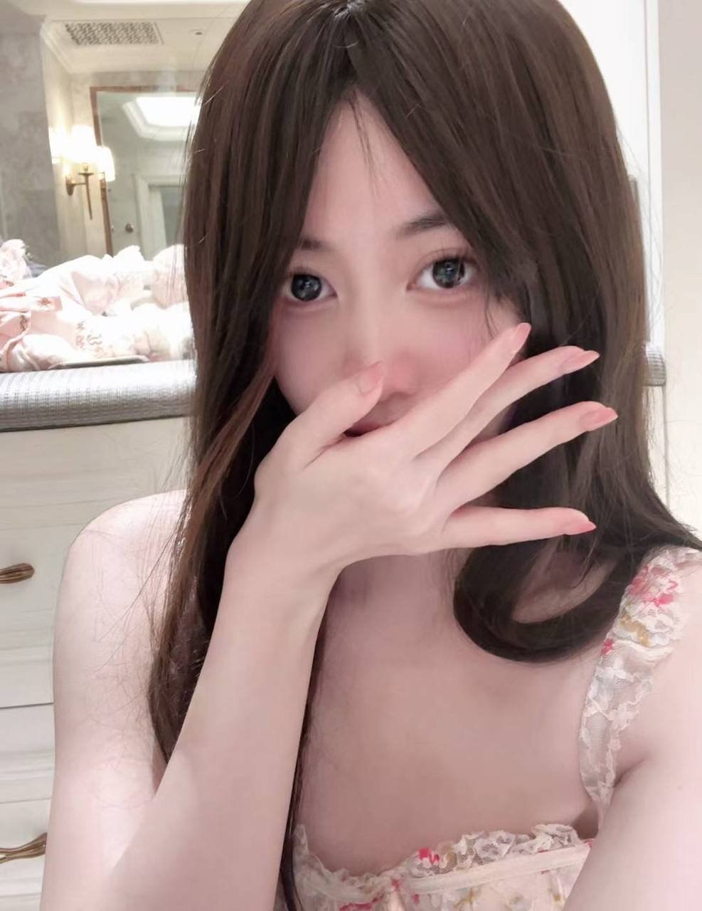 江苏 南京 4岁 163cm 85 A杯 学生 抽烟纹身:无 SM:否 无套:否 口交:可 过夜:可 同居:否 可飞:可 价格:20