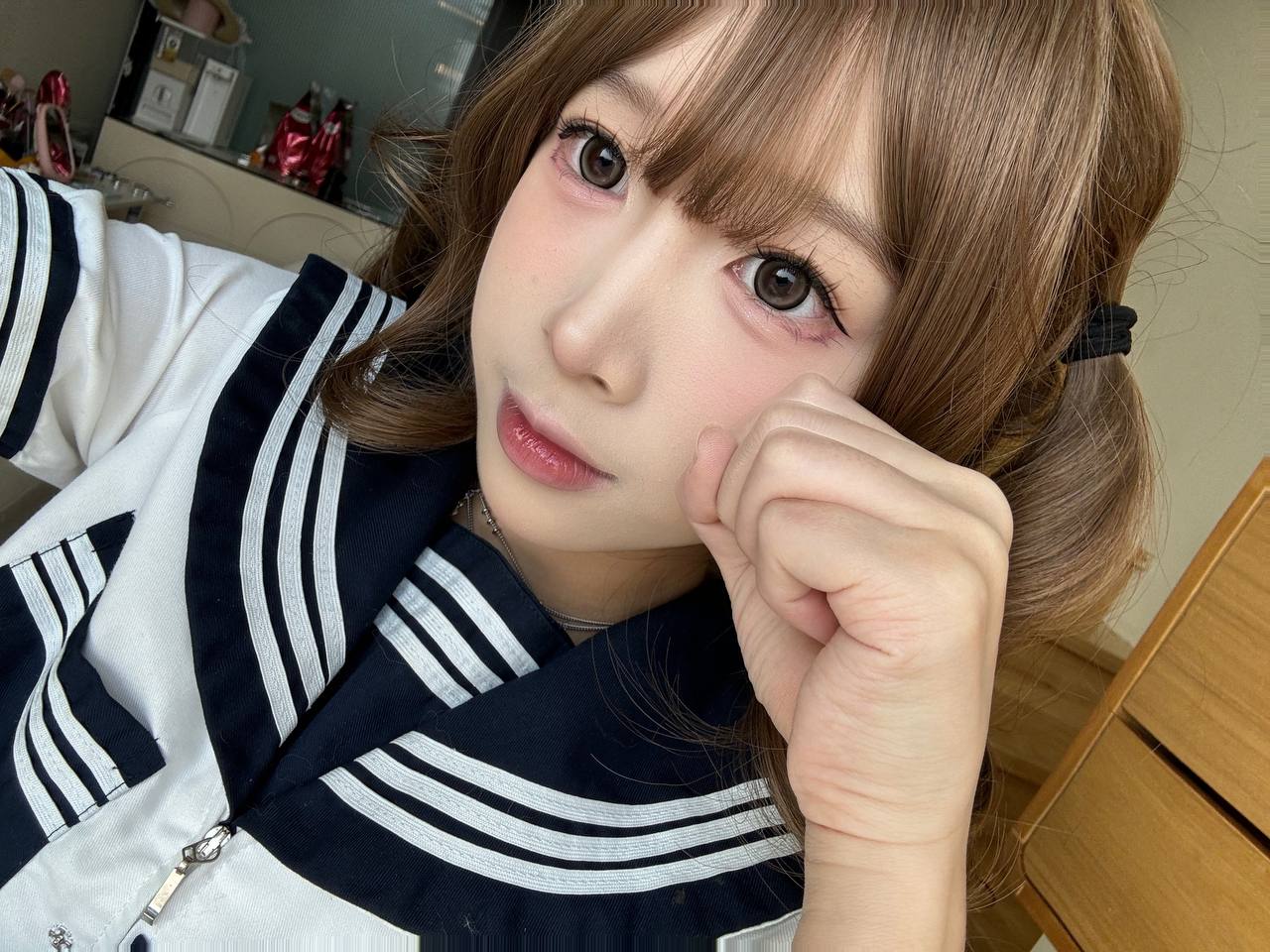 湖北 武汉 19岁 152cm 72 A杯 学生 乖巧懂事 抽烟纹身:无 SM:否 无套:否 口交:可 过夜:可 同居:可 可飞:可 价格:10 特点:乖巧懂事