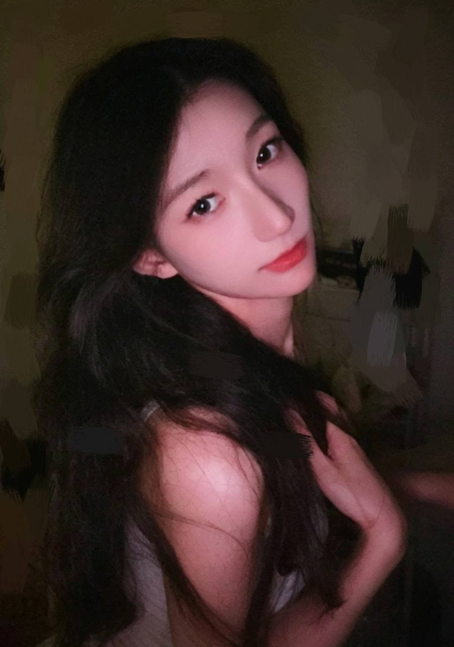 江苏 徐州 19岁 172cm 48 B杯 学生 腿长,172大高个,身材好,女大,无不良嗜好,能提供情绪价值 抽烟纹身:无 SM:否 无套:可 口交:可 过夜:可 同居:可 可飞:协商看情况 价格:4 特点:腿长,172大高个,身材好,女大,无不良嗜好,能提供情绪价值