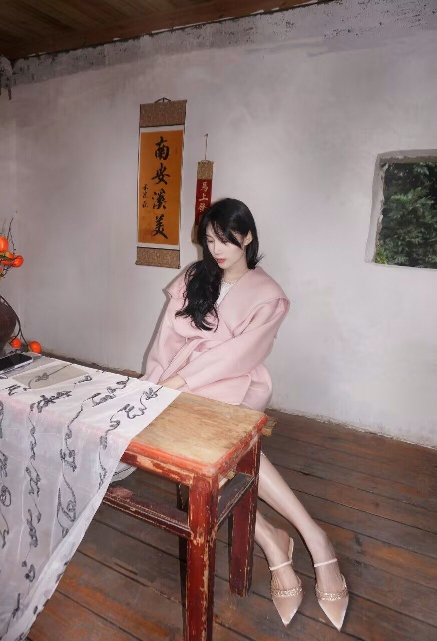 福建 厦门 24岁 165cm 96 B杯 化妆师 白 屁股大 听话 抽烟纹身:无纹身 SM:否 无套:否 口交:可 过夜:可 同居:否 可飞:可 价格:15 特点:白 屁股大 听话