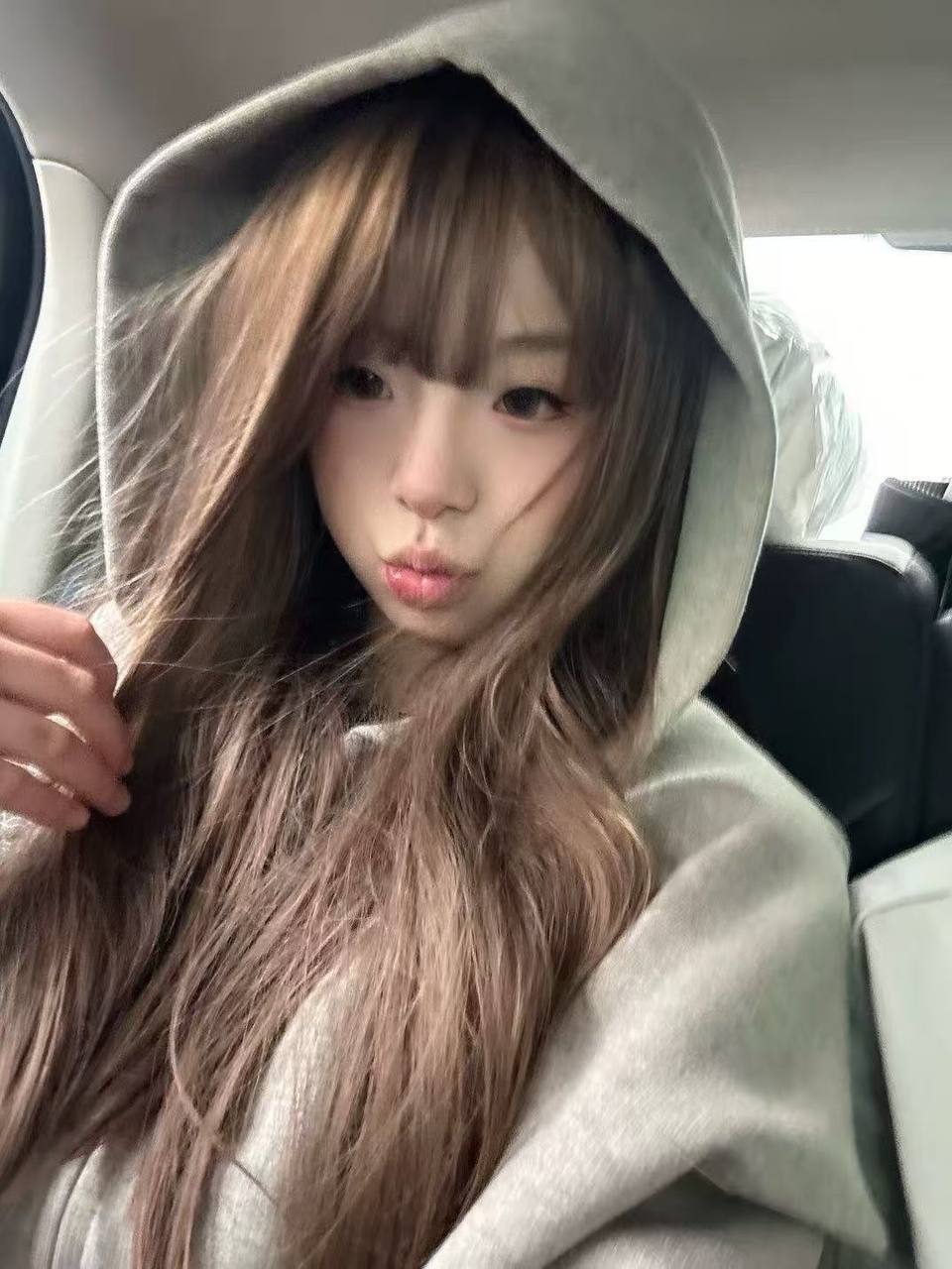 云南 昆明 18岁 162cm 92 B杯 主播 刚高考结束,目前一个小主播,很乖,JK,萝莉甜妹,开朗型,俏皮可爱,皮肤嫩,润,配合不做作,会撒娇,圈子干净,听话懂事,不开心时可陪你小酌几杯,刚刚接触x经验少,紧紧的,不会化妆,素颜无压力 抽烟纹身:无纹身 SM:否 无套:否 口交:可 过夜:可 同居:可 可飞:能 价格:7 特点:刚高考结束,目前一个小主播,很乖,JK,萝莉甜妹,开朗型,俏皮可爱,皮肤嫩,润,配合不做作,会撒娇,圈子干净,听话懂事,不开心时可陪你小酌几杯,刚刚接触x经验少,紧紧的,不会化妆,素颜无压力