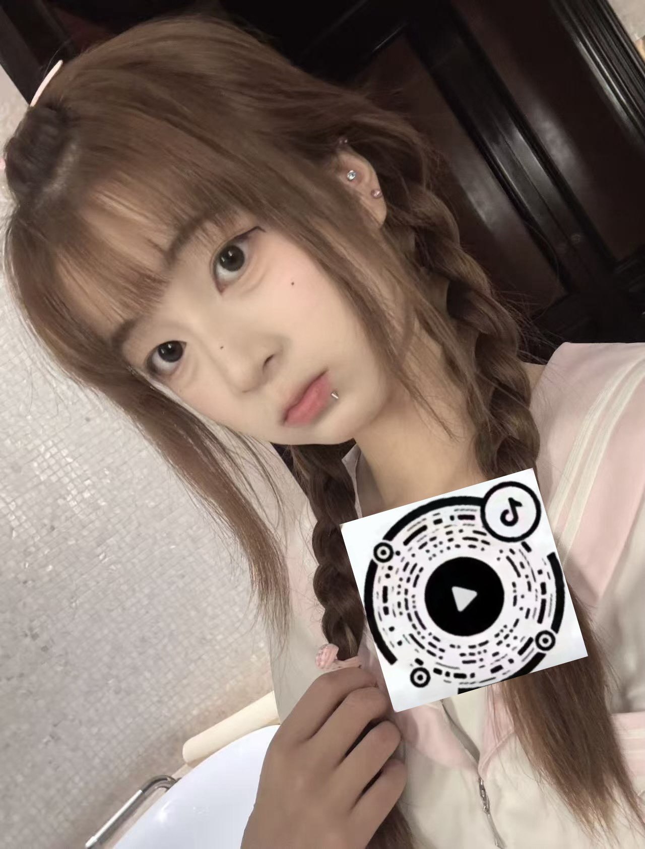广东 广州 19岁 160cm 85 B杯 无 乖巧懂事 年纪小 萝莉 嫩 b紧 水多 会配合金主爸爸。可以抓住双马尾c我 非常反差母狗 抽烟纹身:无 SM:否 无套:否 口交:可 过夜:可 同居:可 可飞:可 最好省内 价格:4 特点:乖巧懂事 年纪小 萝莉 嫩 b紧 水多 会配合金主爸爸。可以抓住双马尾c我 非常反差母狗