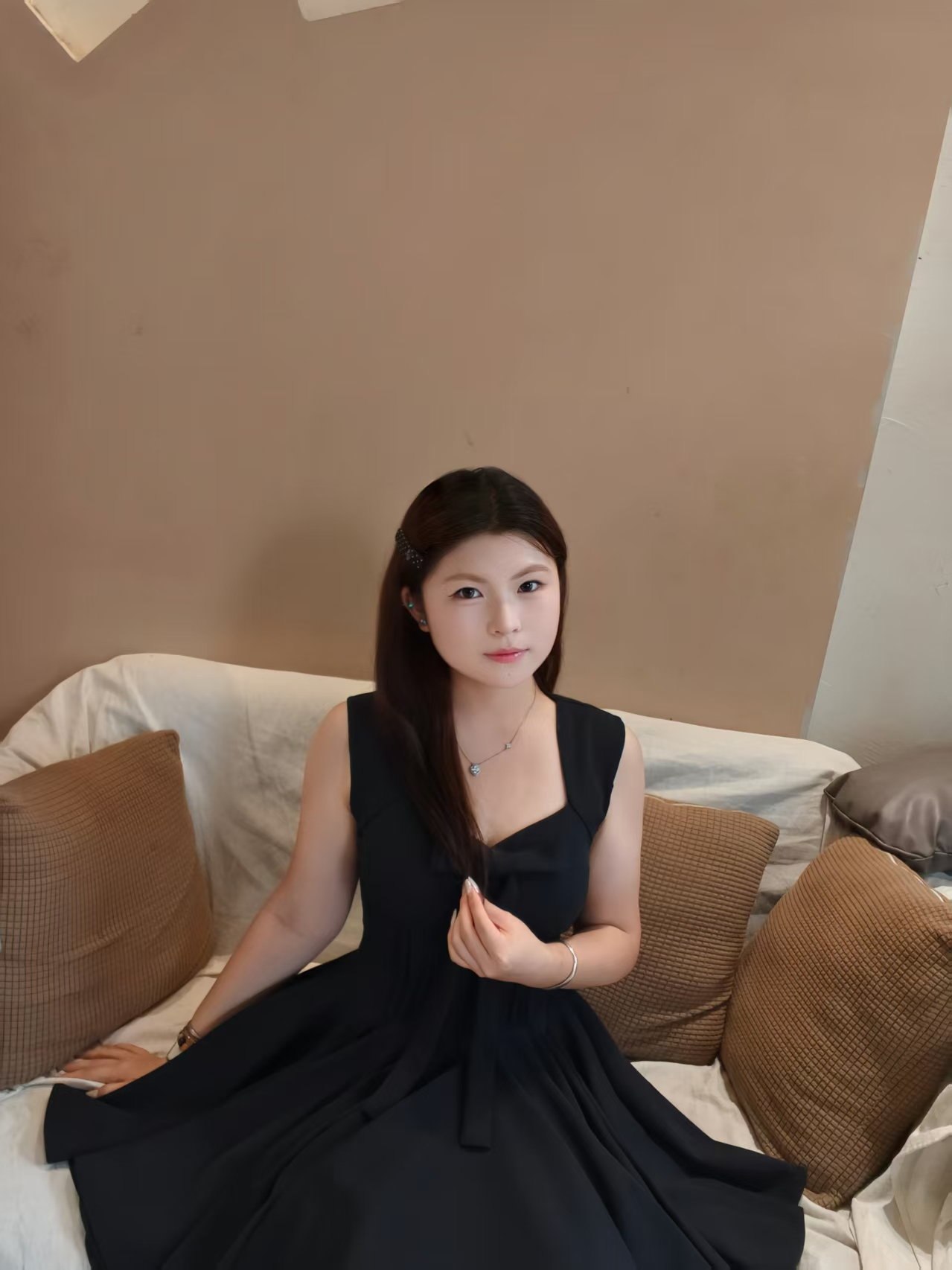 山东 烟台 20岁 158cm 58 C杯 学生 温柔 体贴 活好水多 抽烟纹身:无 SM:是 无套:可 口交:可 过夜:可 同居:否 可飞:可 外省 出国 价格:8 特点:温柔 体贴 活好水多