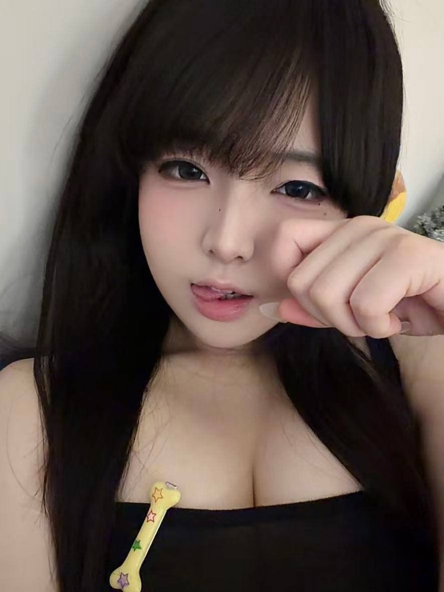 澳门 澳门 18岁 168cm 110 C杯 学生 会cos,风格多样乖巧听话 抽烟纹身:无 SM:是 无套:可 口交:可 过夜:可 同居:可 可飞:可其他城市,不可飞往外省 价格:12 特点:会cos,风格多样乖巧听话