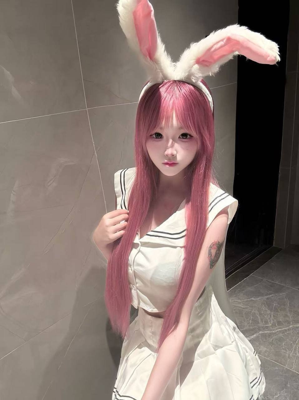 陕西 西安 18岁 160cm 90 C杯 无 温柔可爱 抽烟纹身:无 SM:否 无套:否 口交:可 过夜:可 同居:否 可飞:可,其他城市,外省 价格:5 特点:温柔可爱