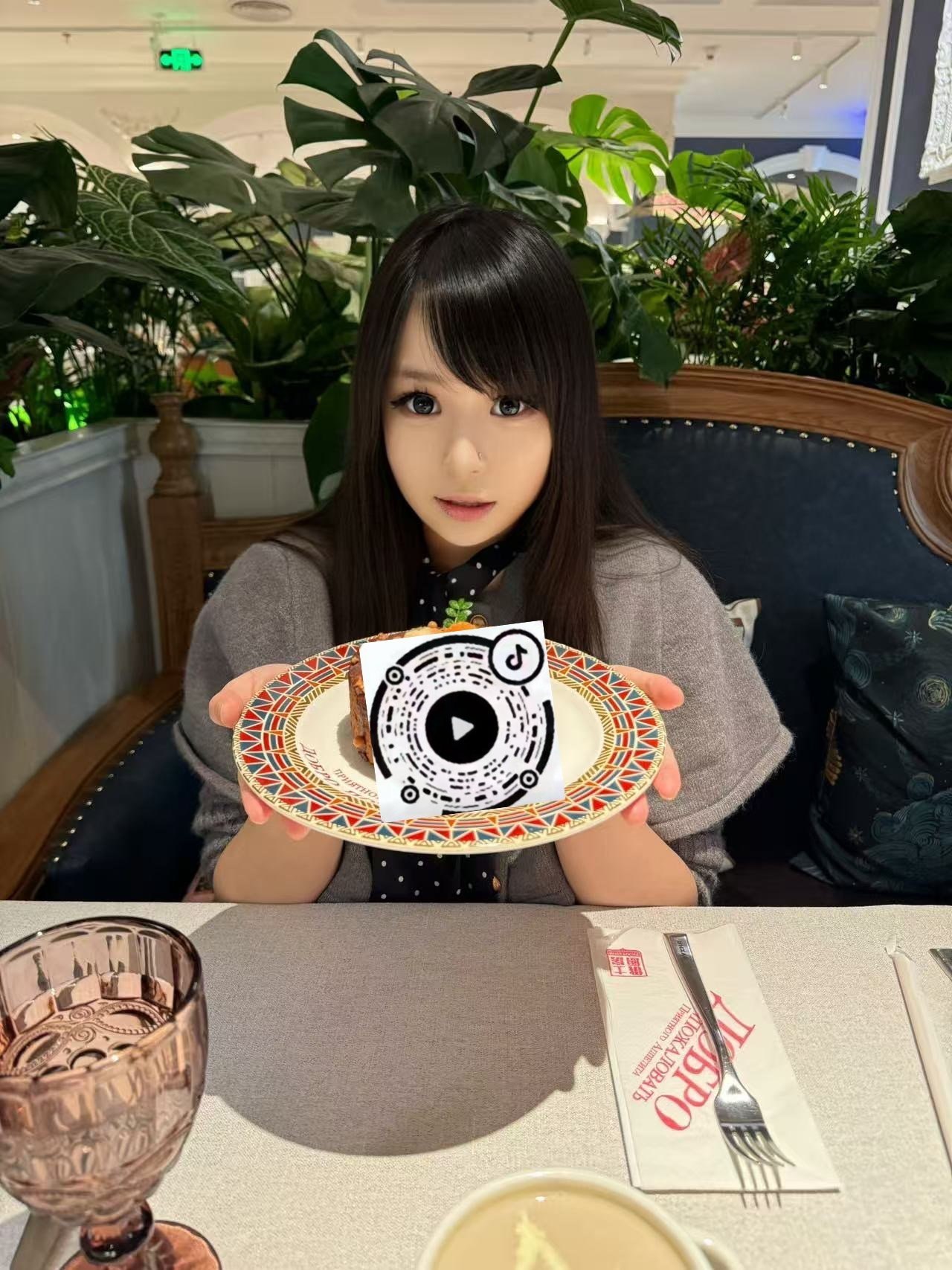 广东 广州 22岁 163cm 98 B杯 学生 清纯甜美 大学在校生 可盐可甜 水多活好 超级反差 可颜射 控制高潮 自慰 剃毛 耳光 鞭打 滴蜡 抽烟纹身:无 SM:是 无套:可 口交:可 过夜:可 同居:否 可飞:可 不要北方 价格:7 特点:清纯甜美 大学在校生 可盐可甜 水多活好 超级反差 可颜射 控制高潮 自慰 剃毛 耳光 鞭打 滴蜡