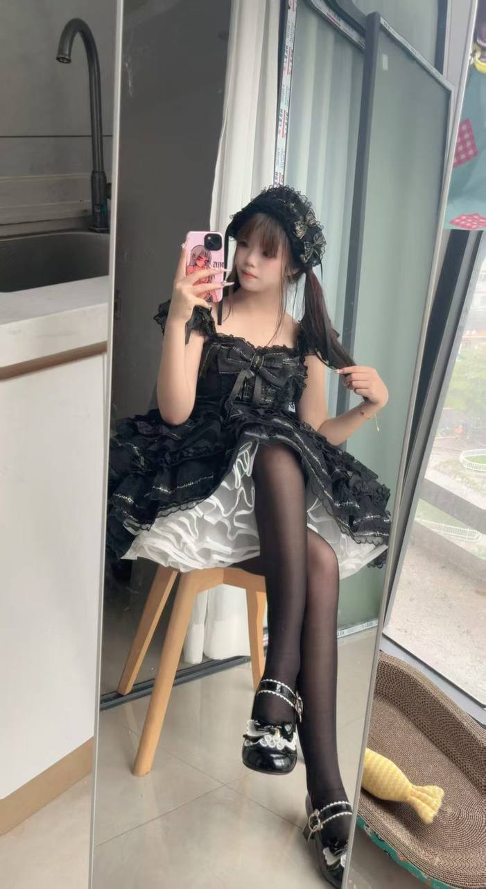 广东 深圳龙华 18岁 163cm 91 B杯 无 萝莉可甜可御 抽烟纹身:无 SM:否 无套:可 口交:可 过夜:可 同居:否 可飞:不可以 价格:3 特点:萝莉可甜可御